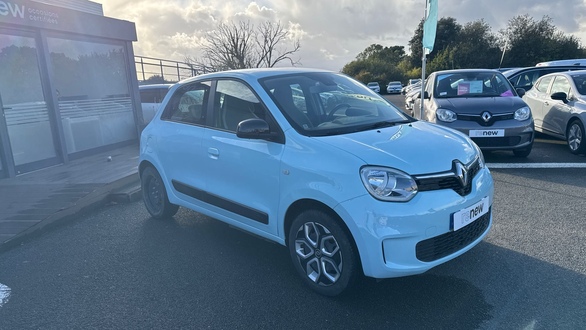 Vente en ligne Renault Twingo Electrique Twingo III E-Tech au prix de 13 990 €