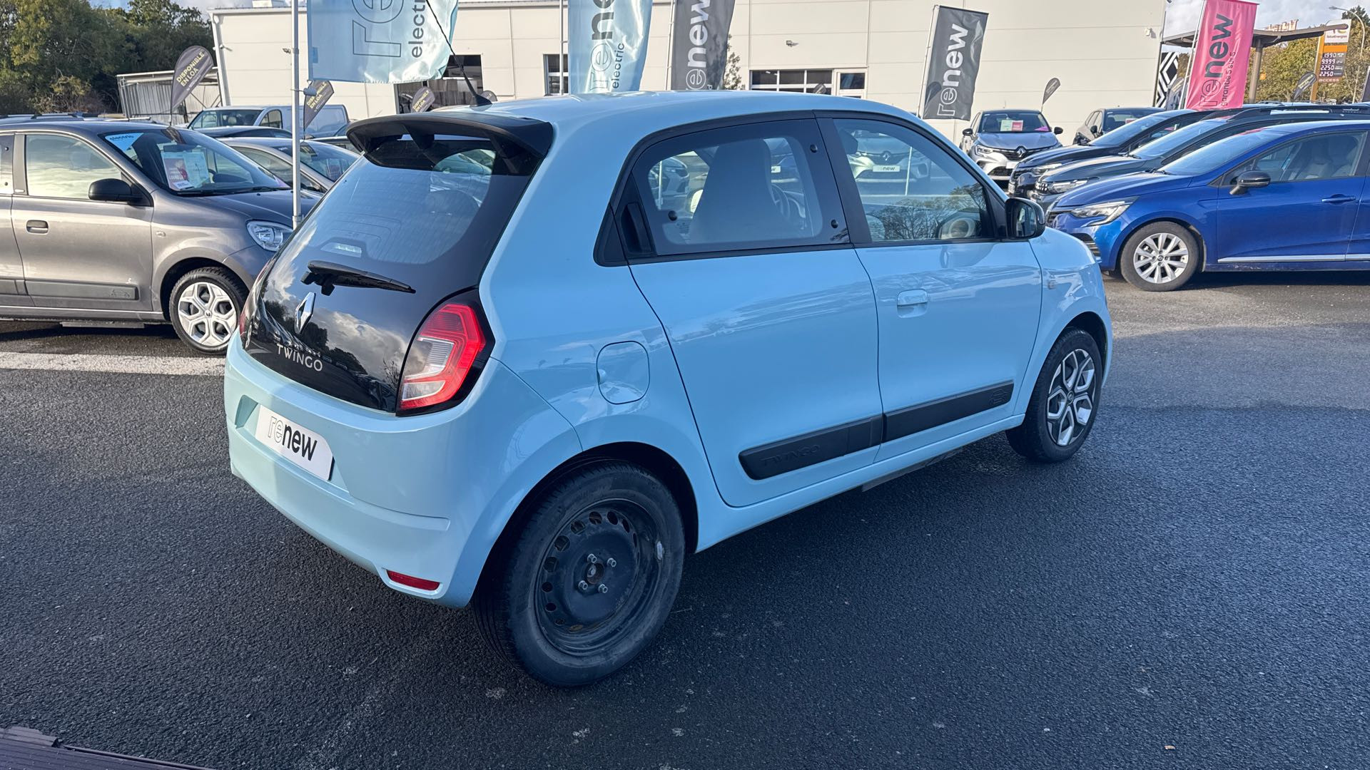 Vente en ligne Renault Twingo Electrique Twingo III E-Tech au prix de 13 990 €