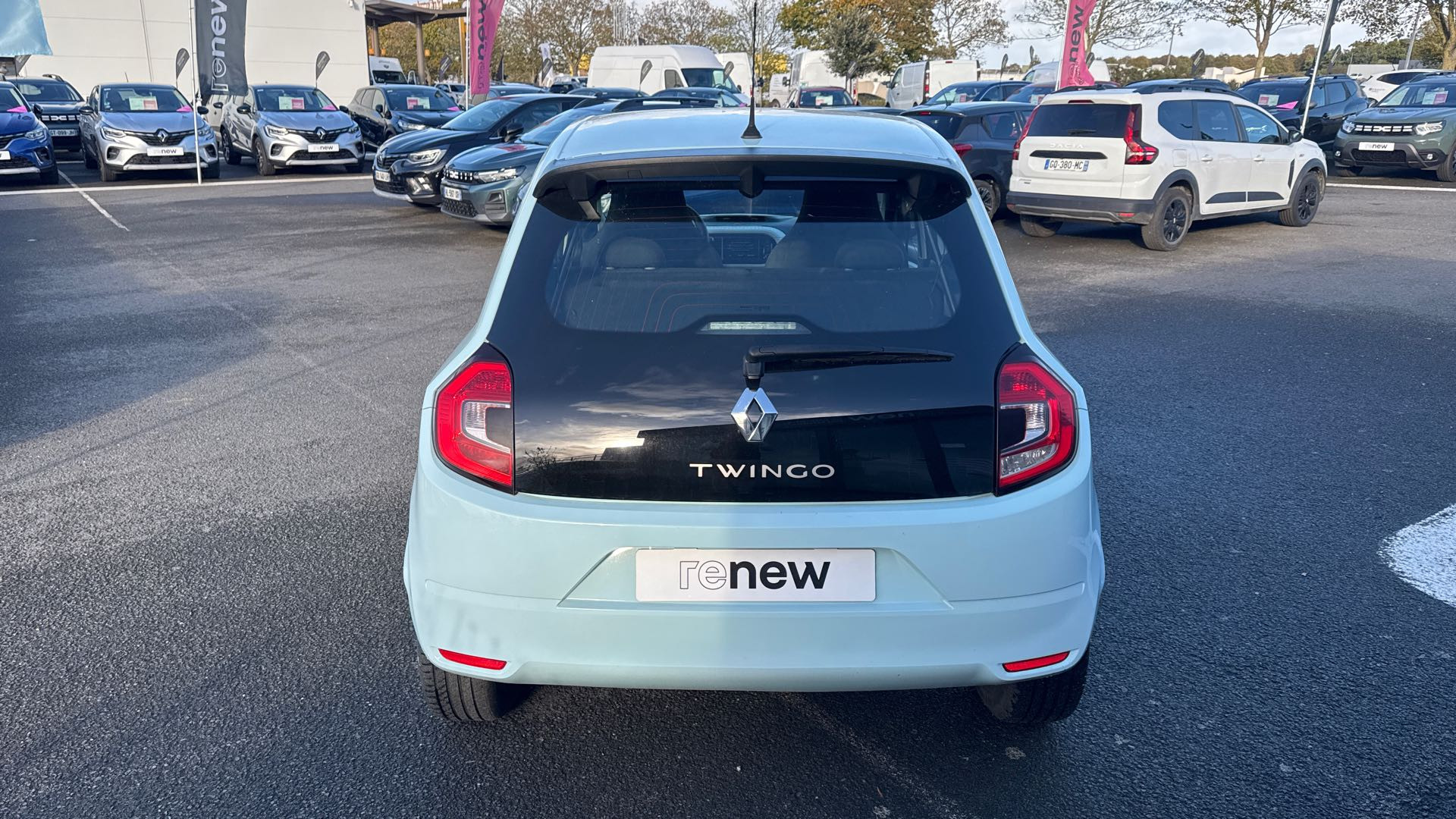 Vente en ligne Renault Twingo Electrique Twingo III E-Tech au prix de 13 990 €