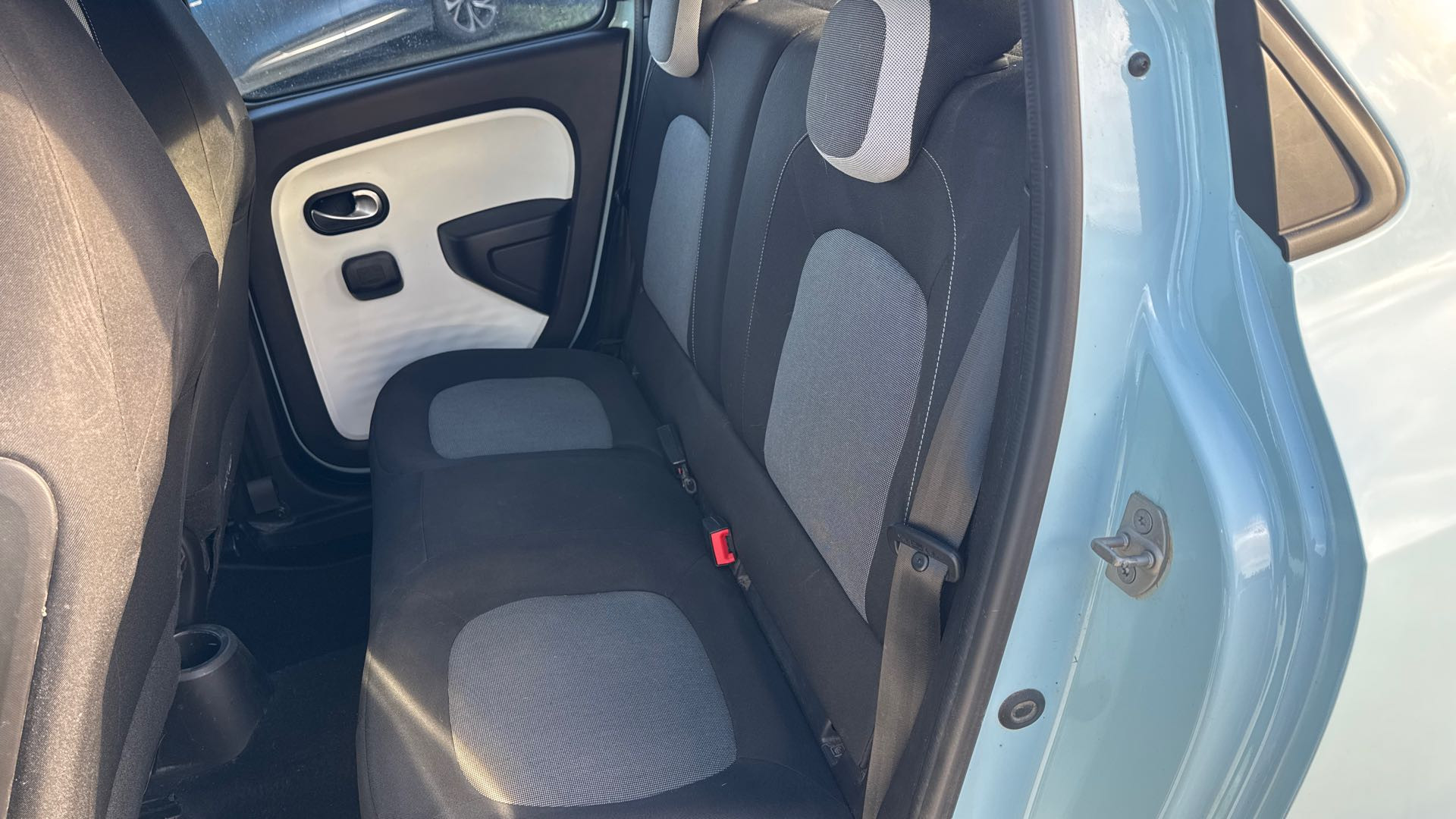 Vente en ligne Renault Twingo Electrique Twingo III E-Tech au prix de 13 990 €