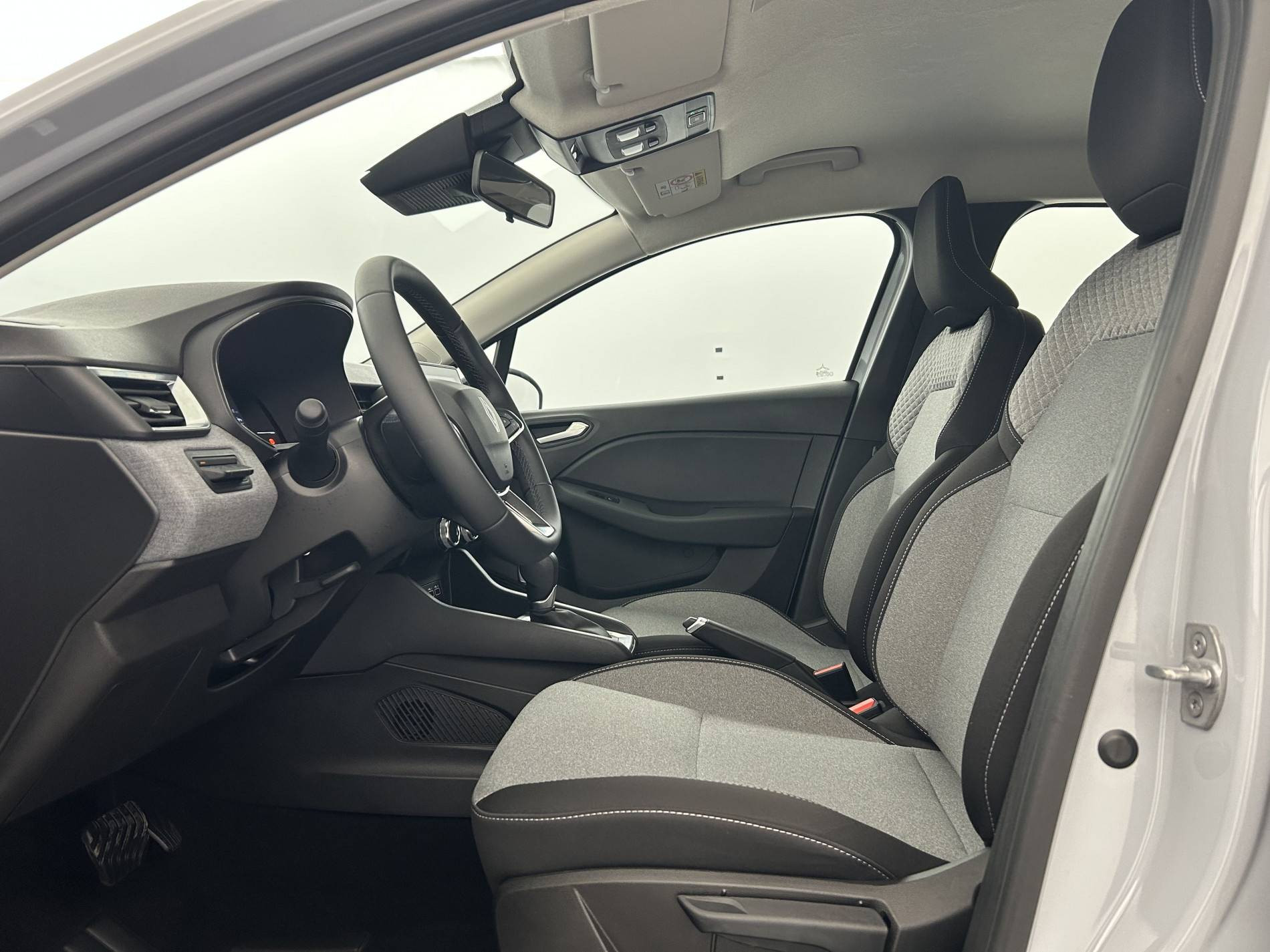 Vente en ligne Renault Clio 5 Clio E-Tech full hybrid 145 ch GSR2 au prix de 17 890 €