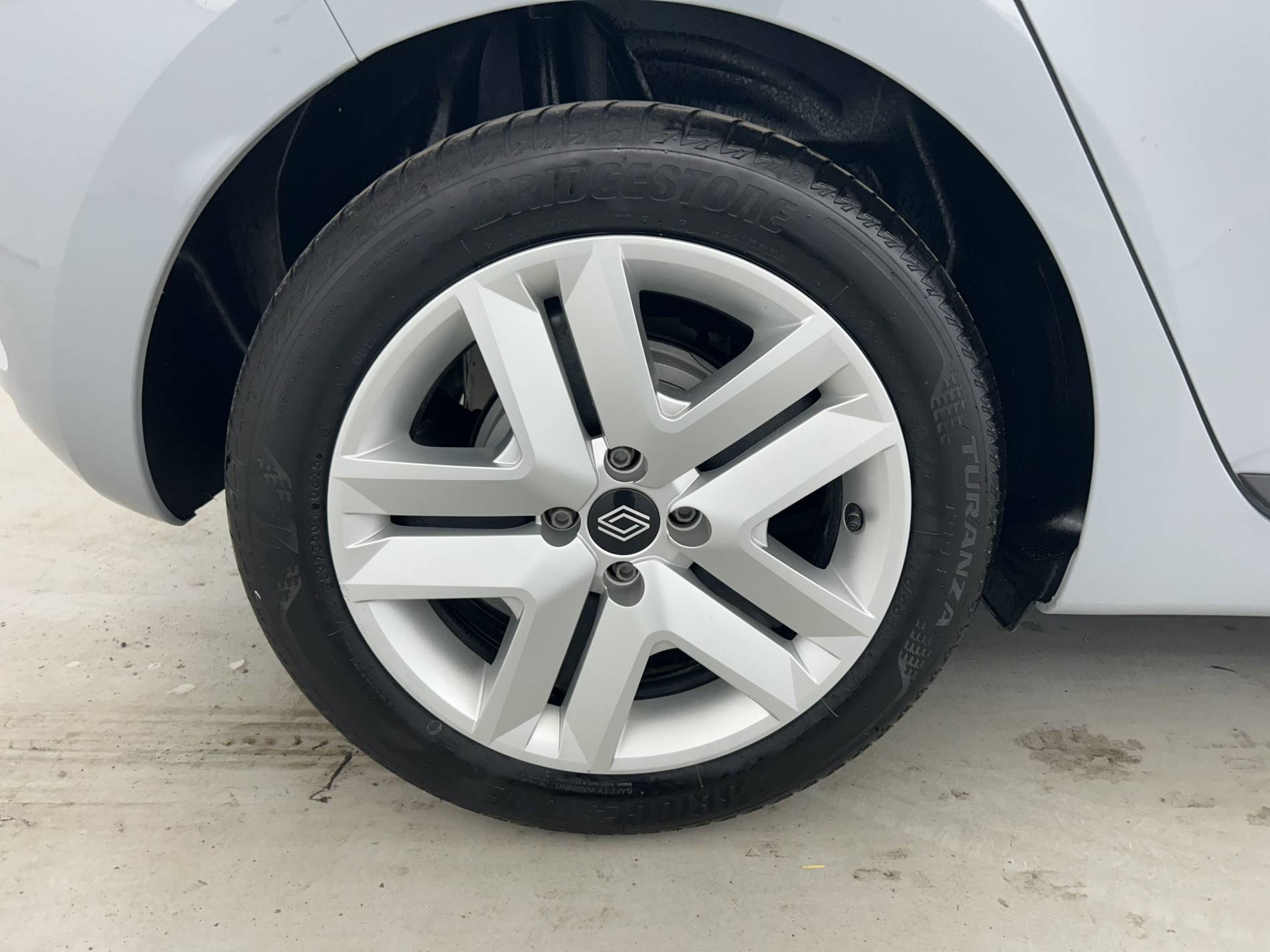 Vente en ligne Renault Clio 5 Clio E-Tech full hybrid 145 ch GSR2 au prix de 17 890 €