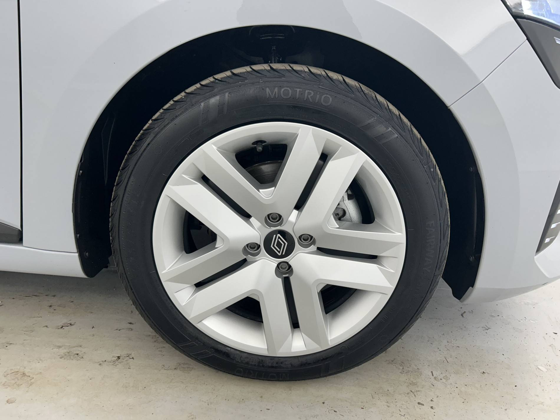 Vente en ligne Renault Clio 5 Clio E-Tech full hybrid 145 ch GSR2 au prix de 17 890 €