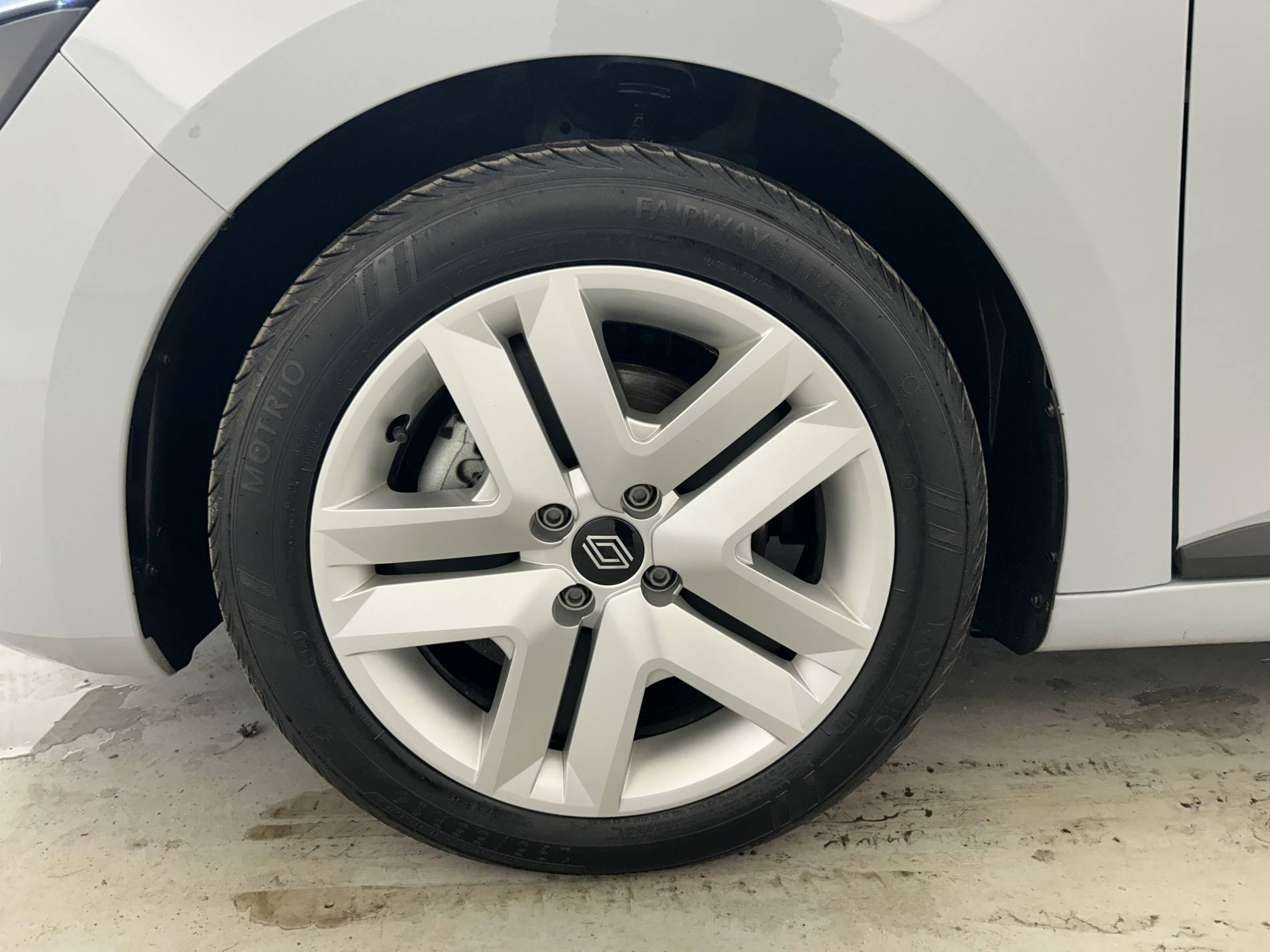 Vente en ligne Renault Clio 5 Clio E-Tech full hybrid 145 ch GSR2 au prix de 17 890 €