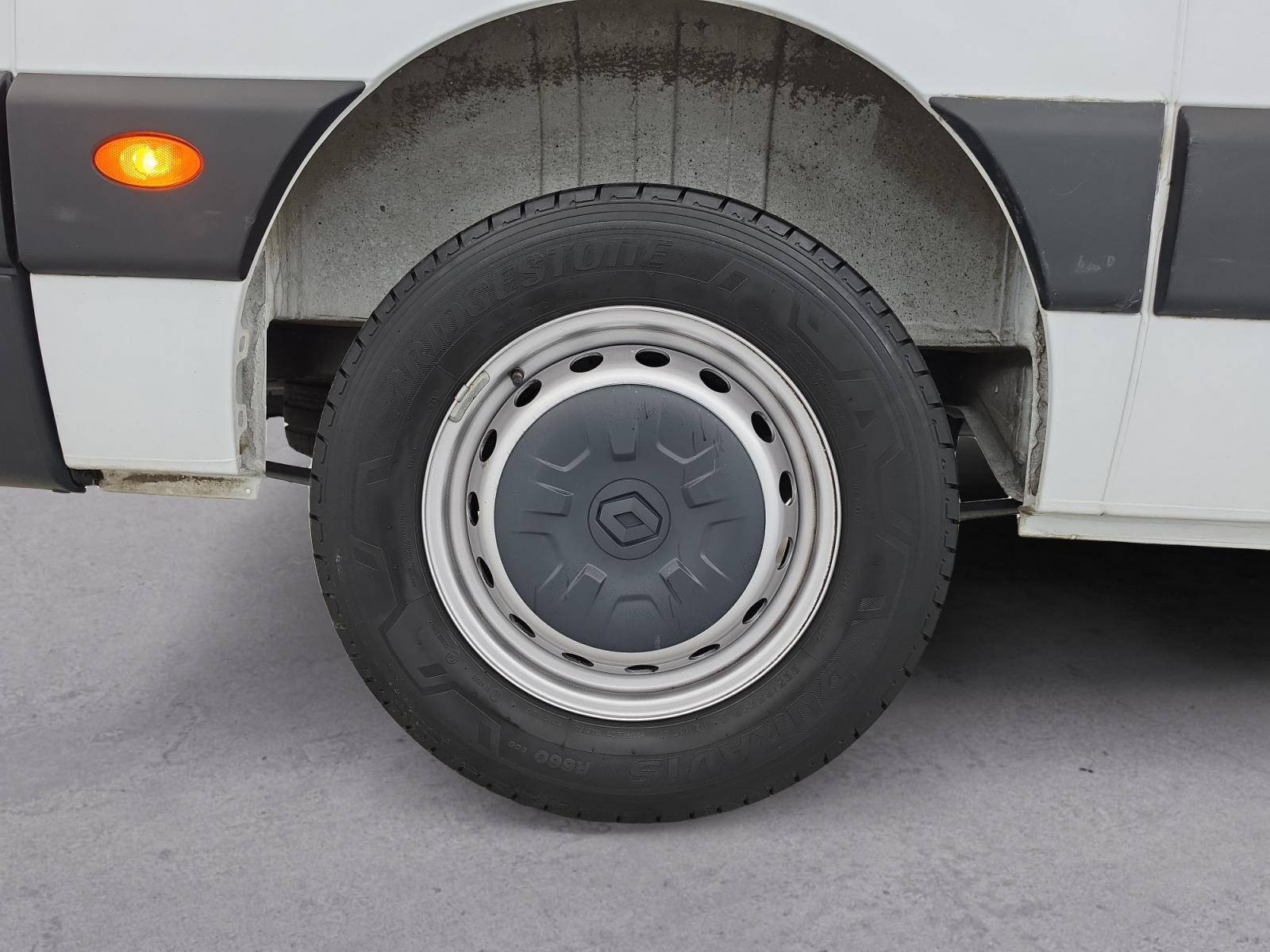 Vente en ligne Renault Master Fourgon MASTER FGN TRAC F3500 L3H3 BLUE DCI 135 au prix de 22 790 €