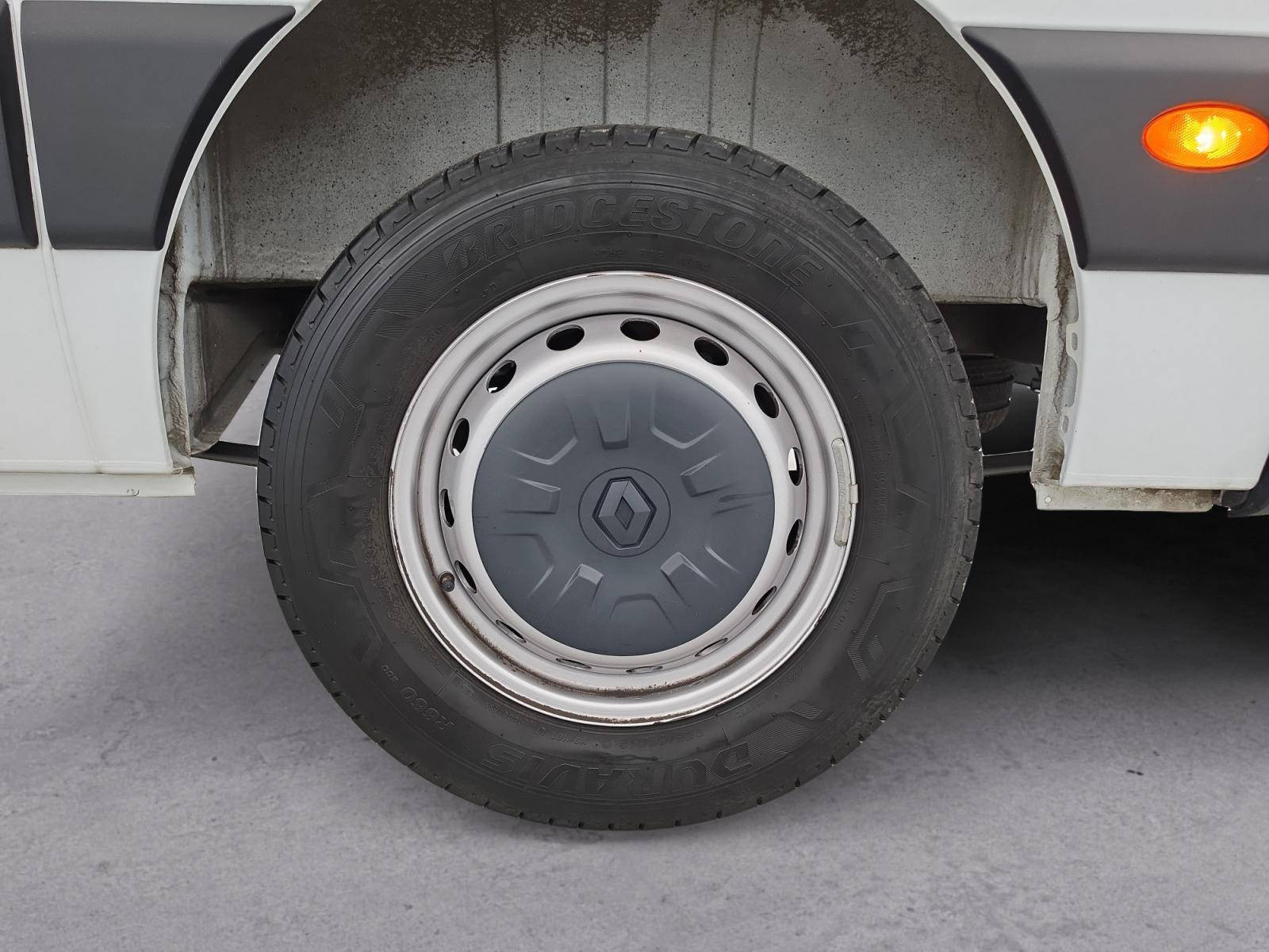 Vente en ligne Renault Master Fourgon MASTER FGN TRAC F3500 L3H3 BLUE DCI 135 au prix de 22 790 €