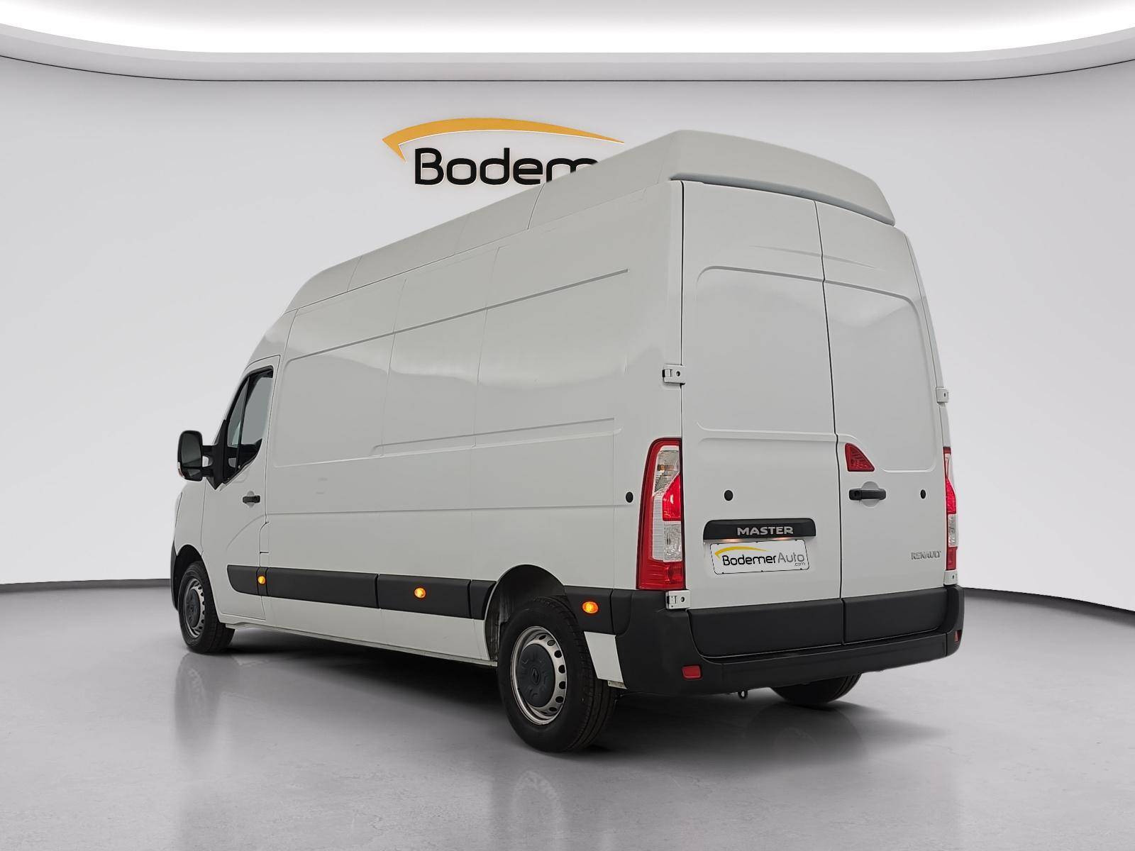 Vente en ligne Renault Master Fourgon MASTER FGN TRAC F3500 L3H3 BLUE DCI 135 au prix de 22 790 €