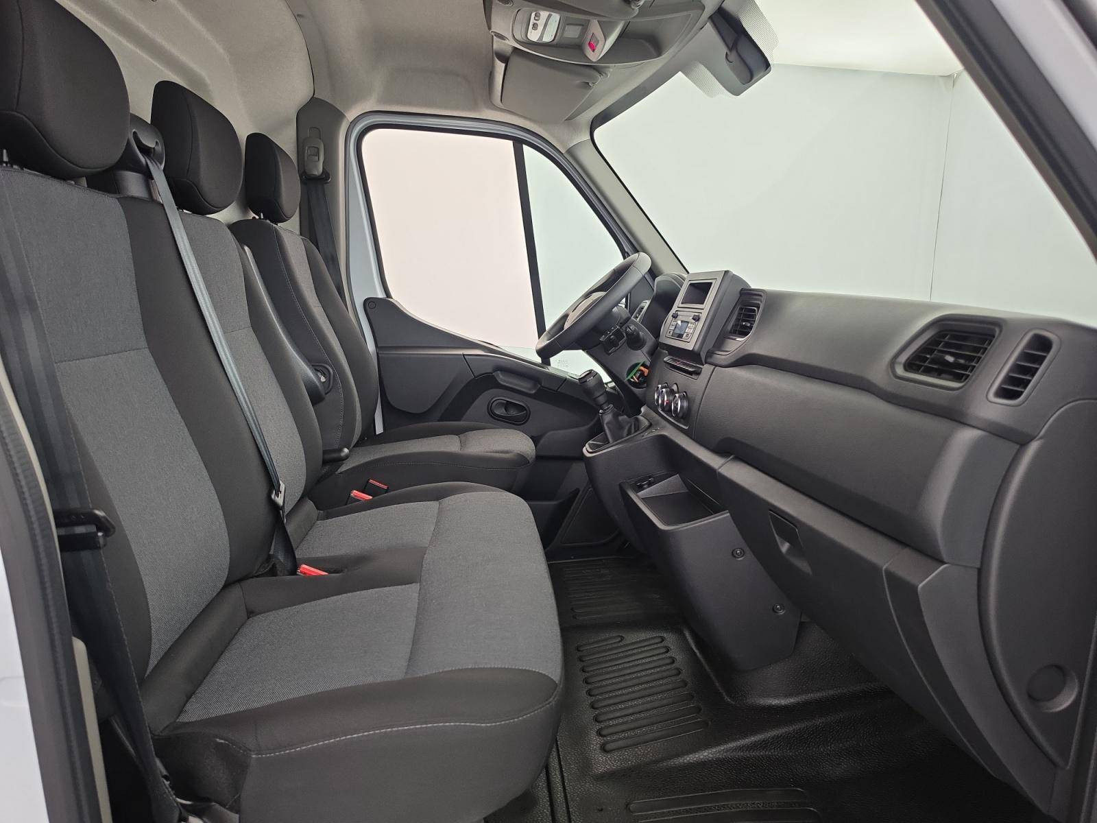 Vente en ligne Renault Master Fourgon MASTER FGN TRAC F3500 L3H3 BLUE DCI 135 au prix de 22 790 €