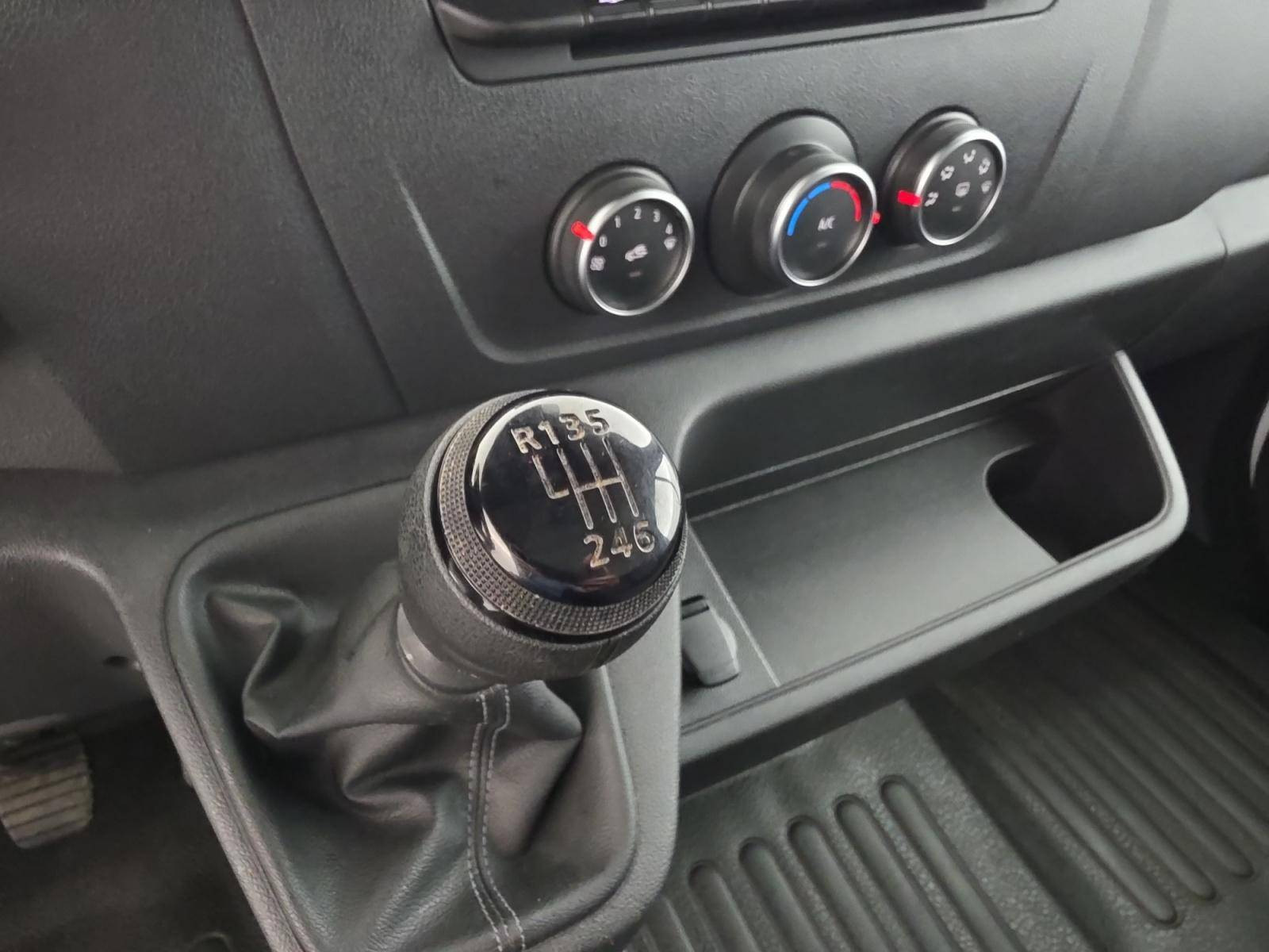 Vente en ligne Renault Master Fourgon MASTER FGN TRAC F3500 L3H3 BLUE DCI 135 au prix de 22 790 €