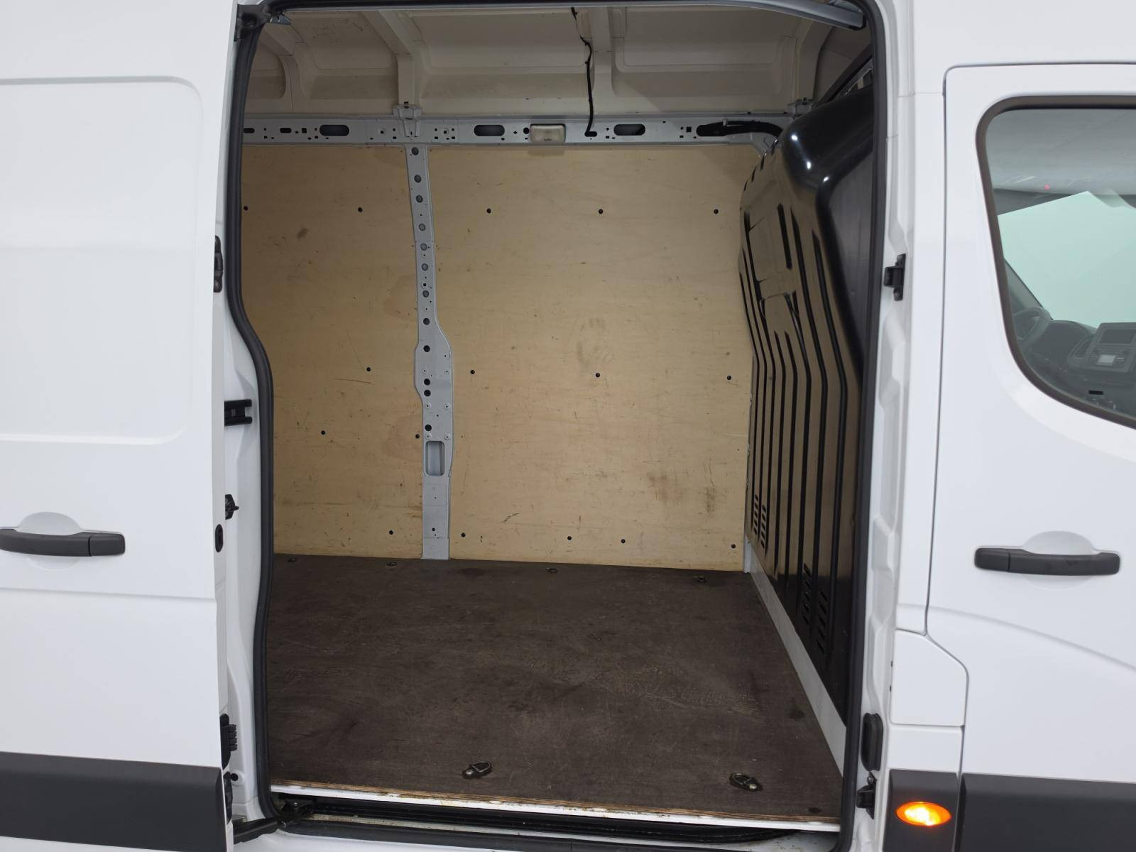 Vente en ligne Renault Master Fourgon MASTER FGN TRAC F3500 L3H3 BLUE DCI 135 au prix de 22 790 €
