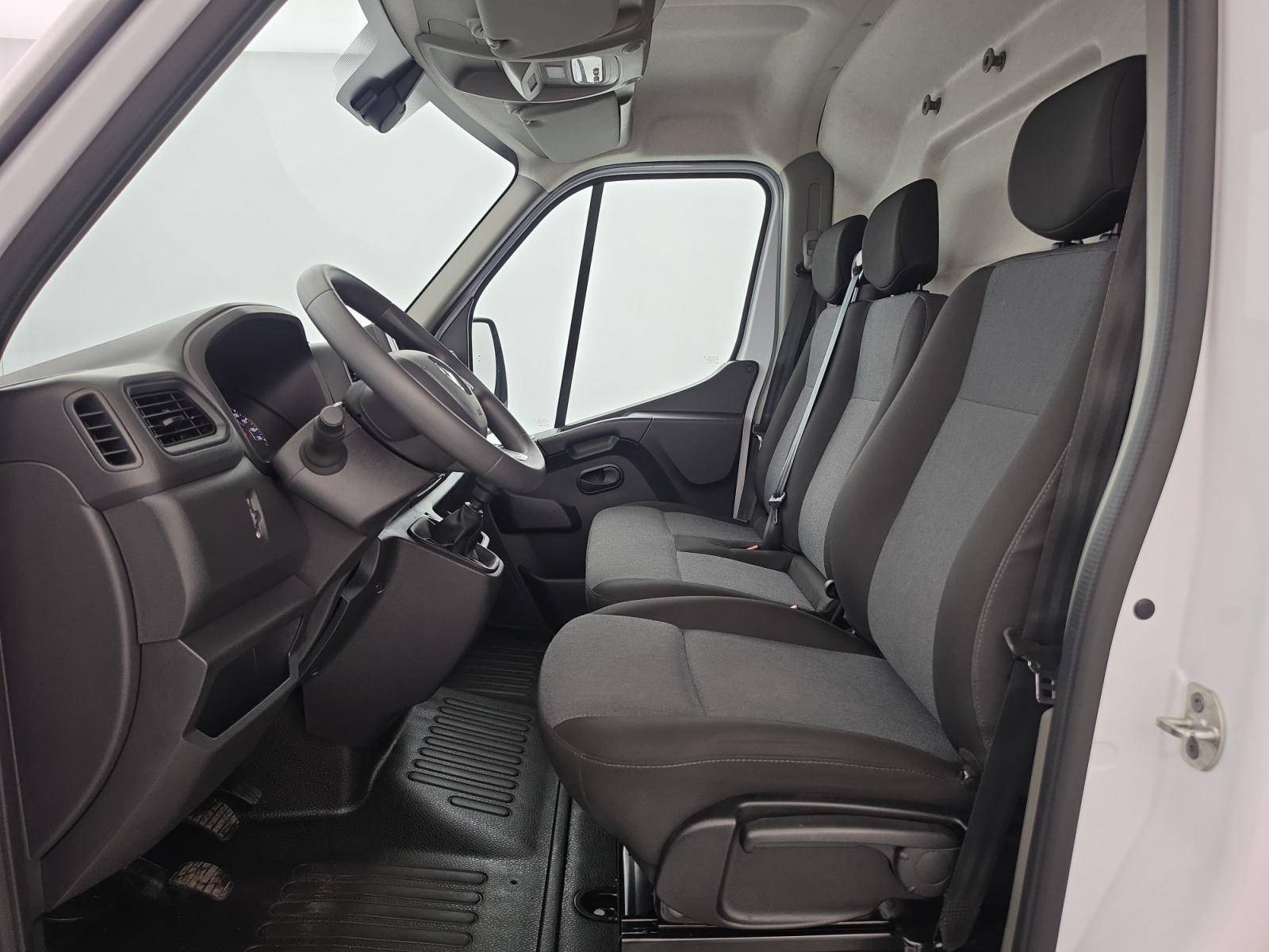 Vente en ligne Renault Master Fourgon MASTER FGN TRAC F3500 L3H3 BLUE DCI 135 au prix de 22 790 €