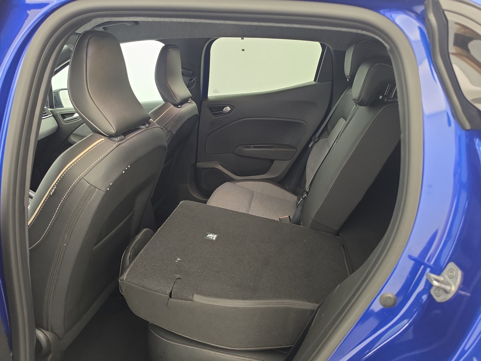 Vente en ligne Renault Clio 5 Clio E-Tech full hybrid 145 ch GSR2 au prix de 19 490 €