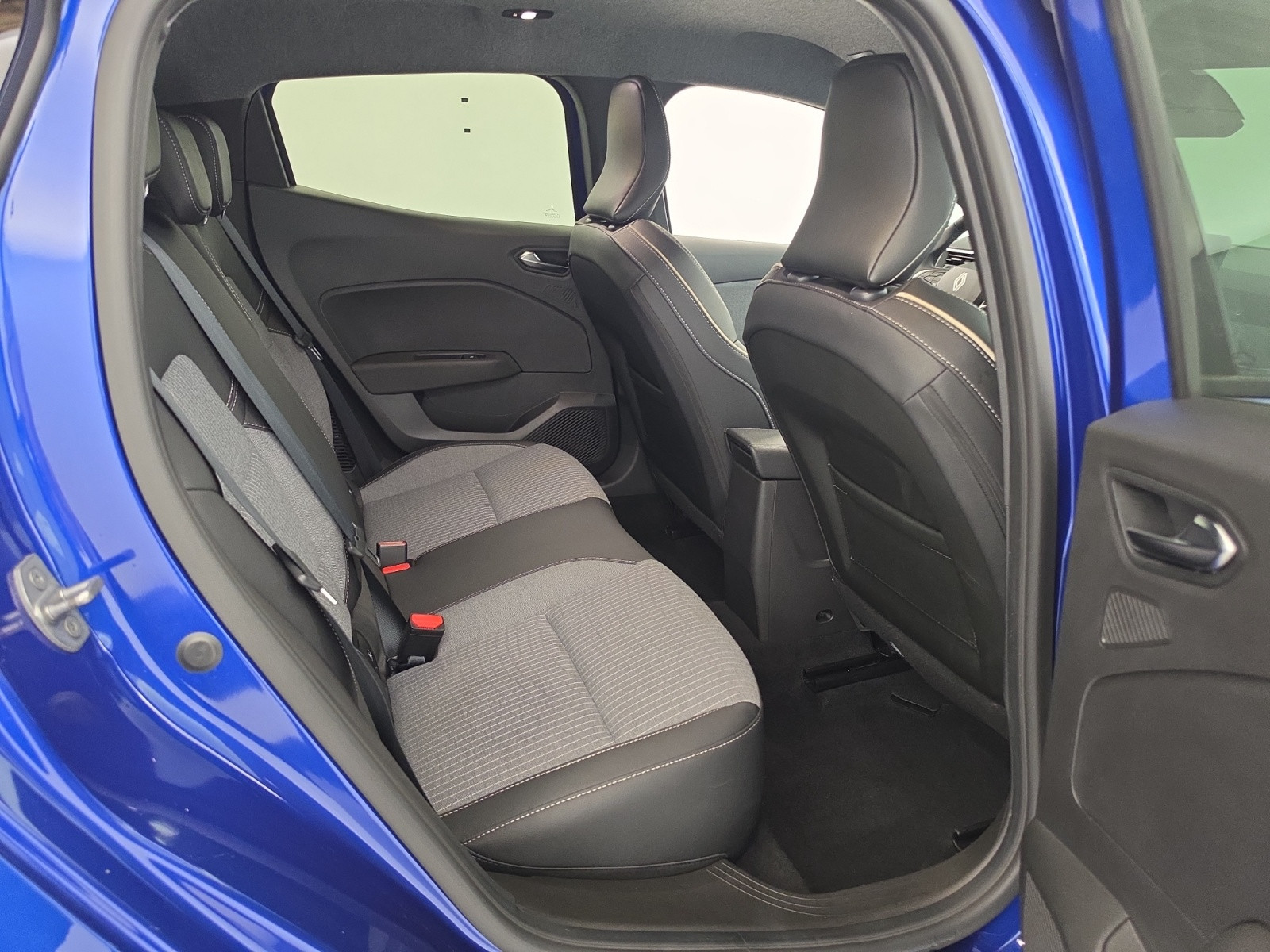 Vente en ligne Renault Clio 5 Clio E-Tech full hybrid 145 ch GSR2 au prix de 19 490 €