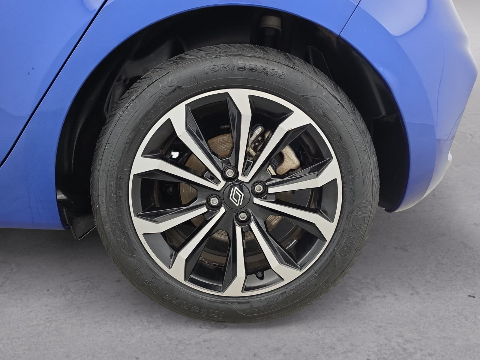 Vente en ligne Renault Clio 5 Clio E-Tech full hybrid 145 ch GSR2 au prix de 19 490 €