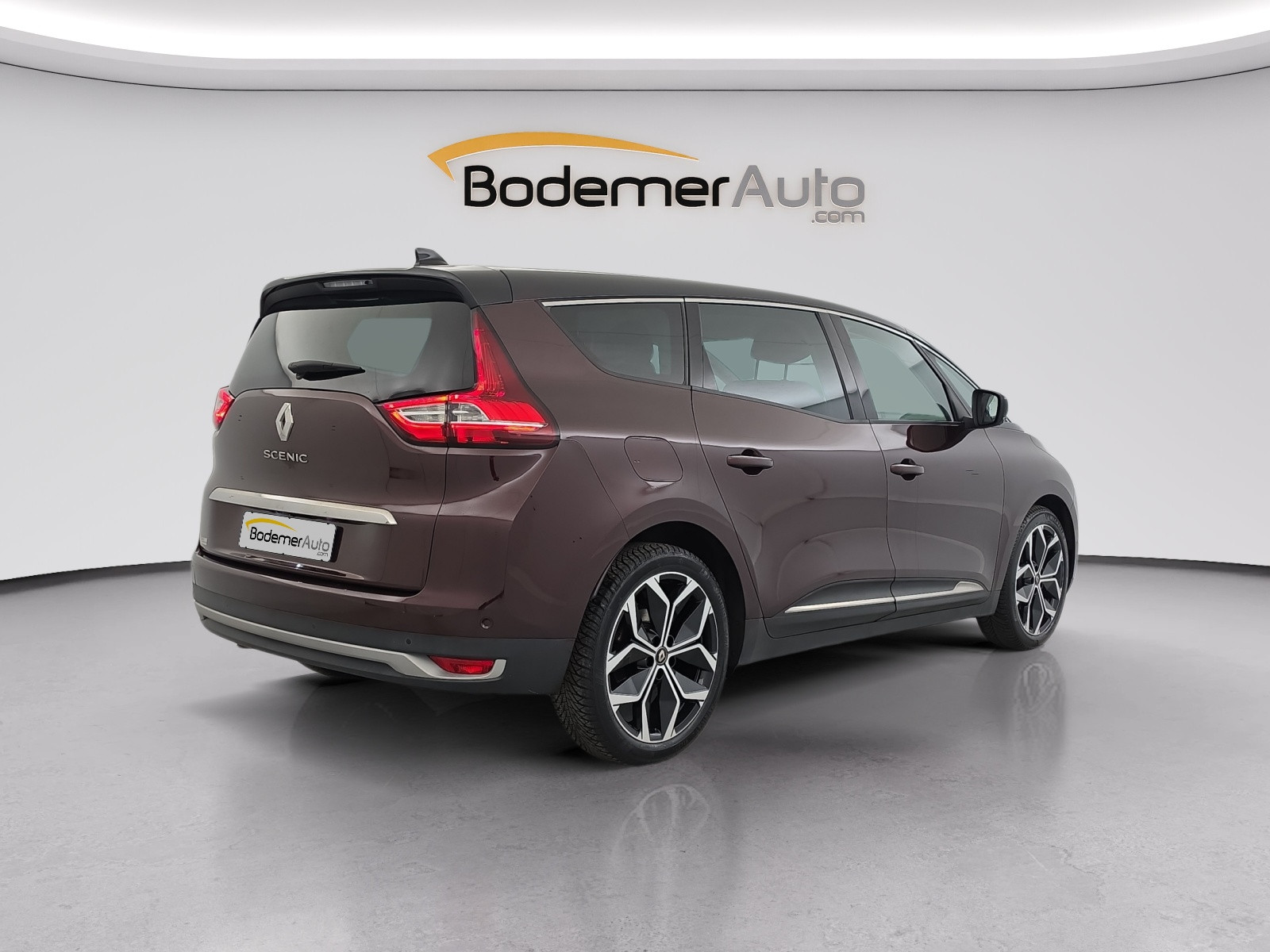 Vente en ligne Renault Grand Scenic 4 Grand Scenic TCe 140 FAP EDC - 21 au prix de 20 490 €