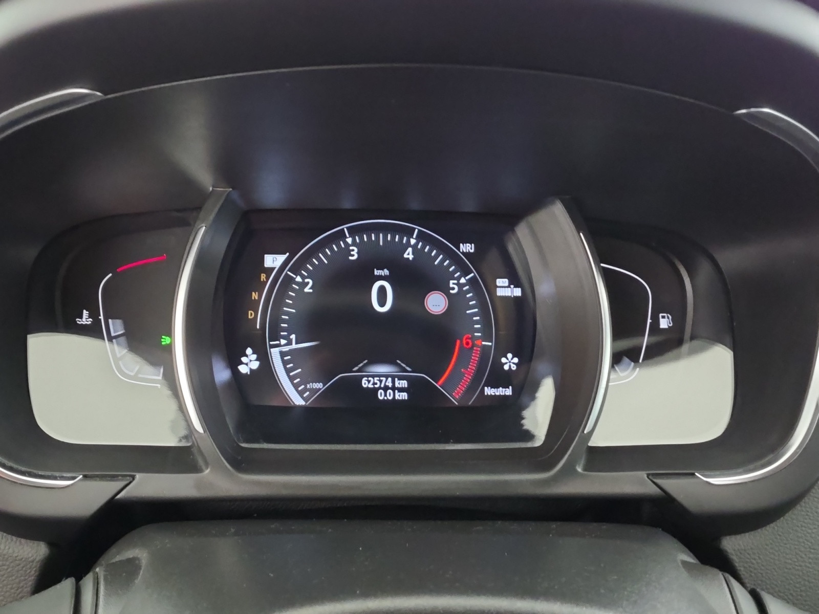 Vente en ligne Renault Grand Scenic 4 Grand Scenic TCe 140 FAP EDC - 21 au prix de 20 490 €