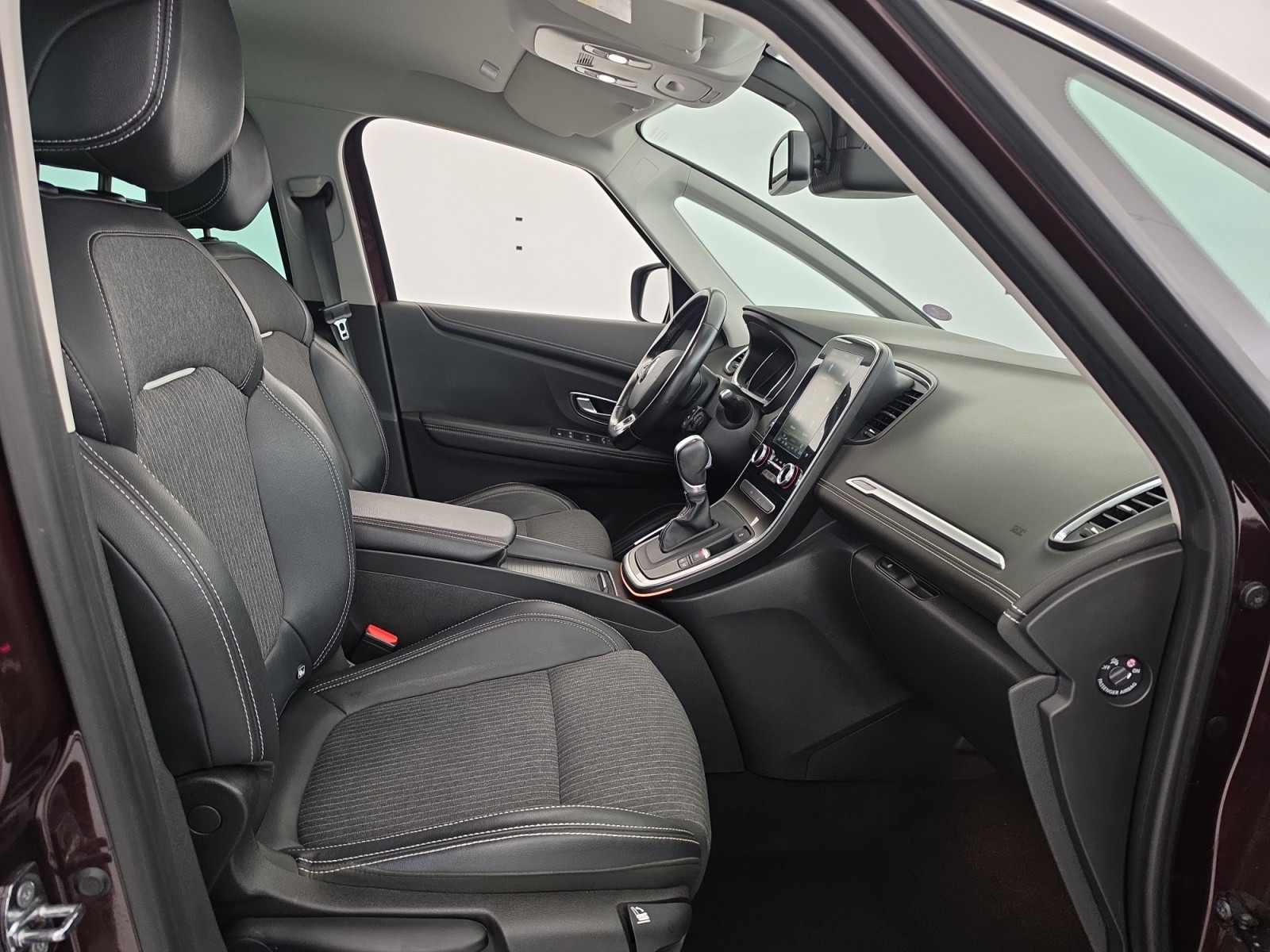 Vente en ligne Renault Grand Scenic 4 Grand Scenic TCe 140 FAP EDC - 21 au prix de 20 490 €