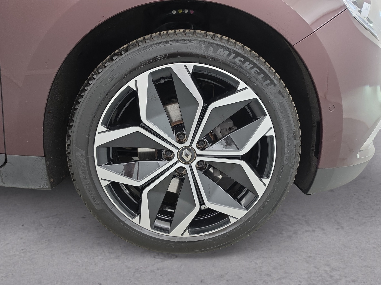 Vente en ligne Renault Grand Scenic 4 Grand Scenic TCe 140 FAP EDC - 21 au prix de 20 490 €