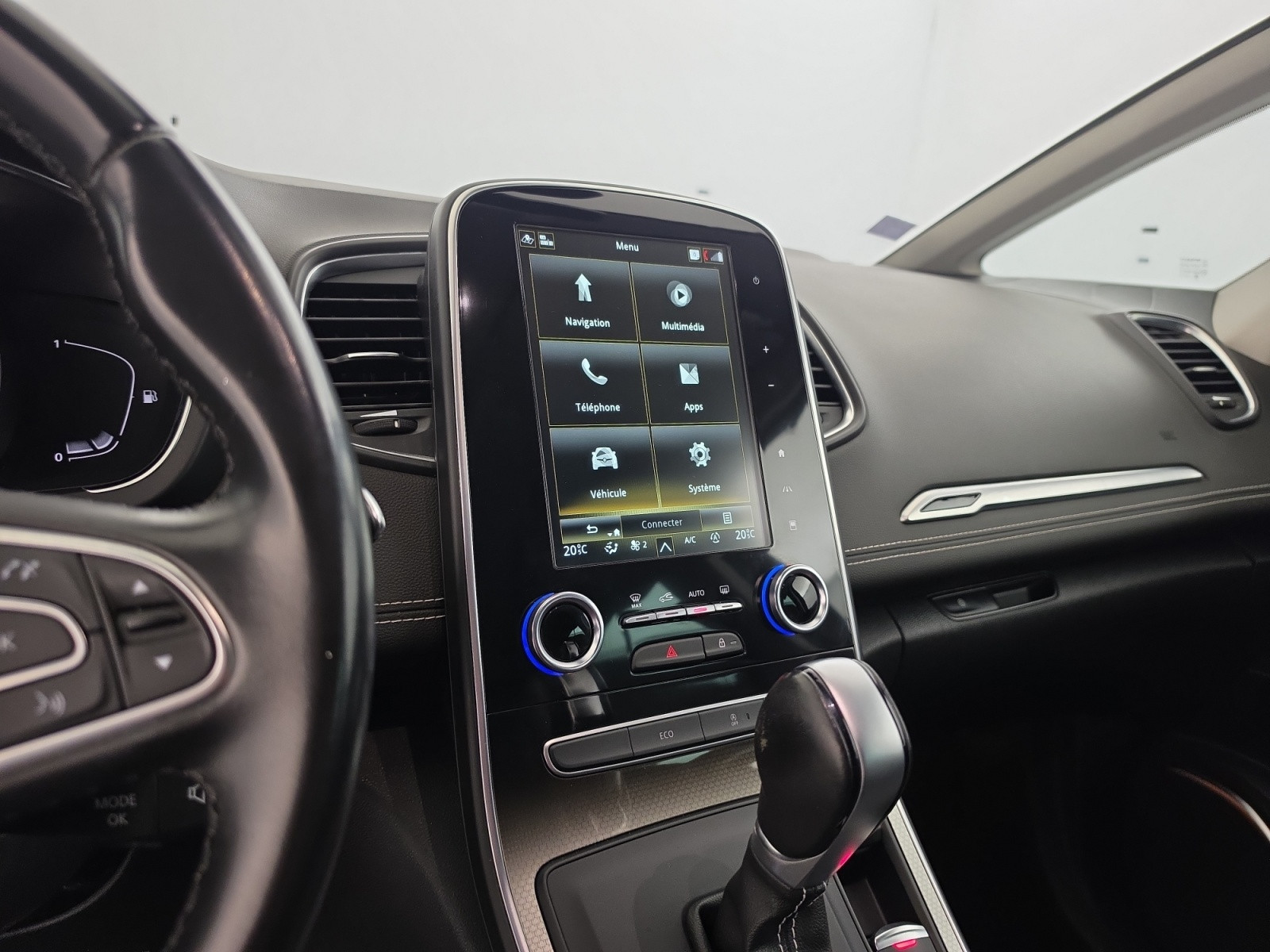 Vente en ligne Renault Grand Scenic 4 Grand Scenic TCe 140 FAP EDC - 21 au prix de 20 490 €