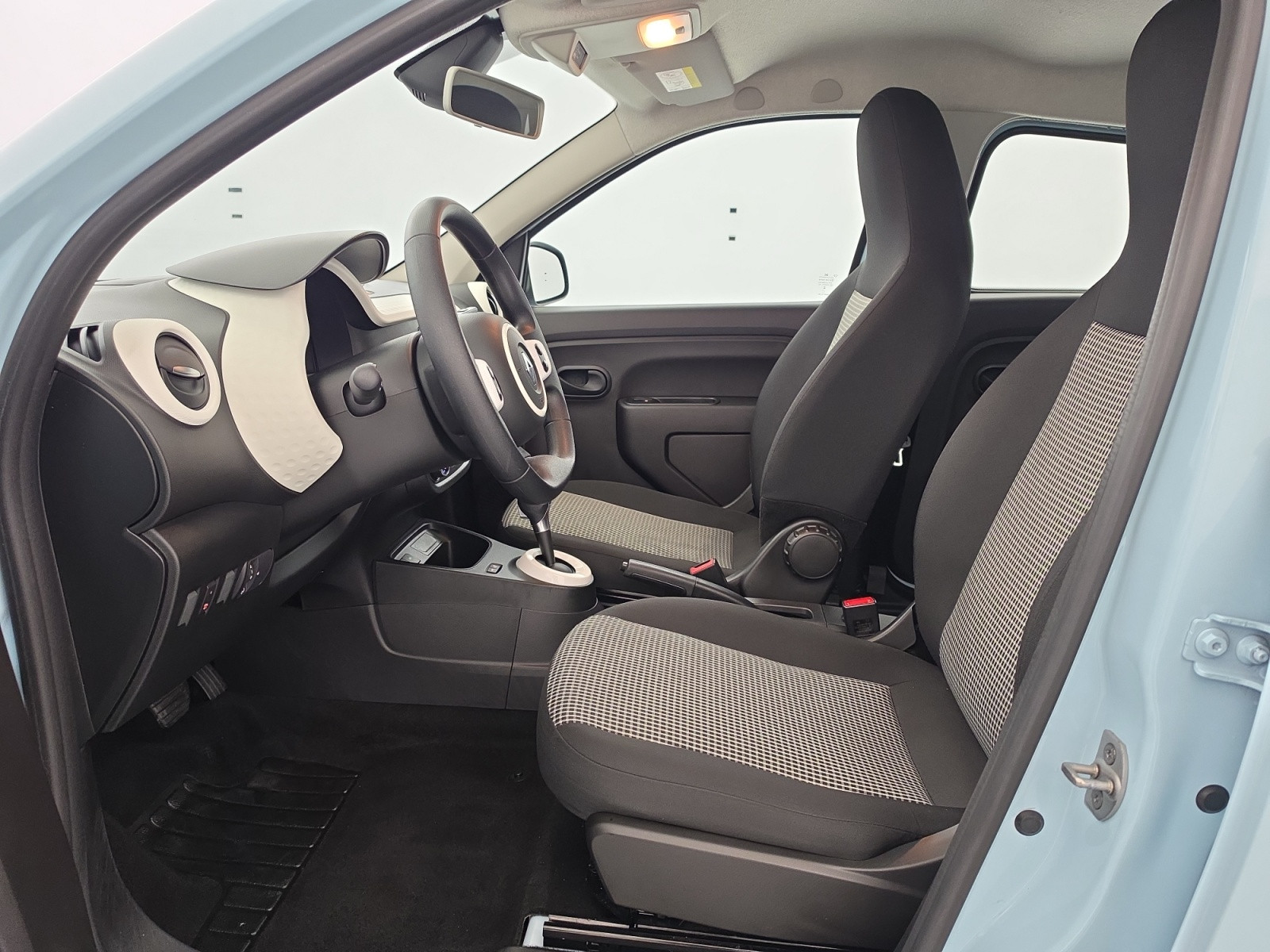 Vente en ligne Renault Twingo Electrique Twingo III E-Tech au prix de 13 990 €