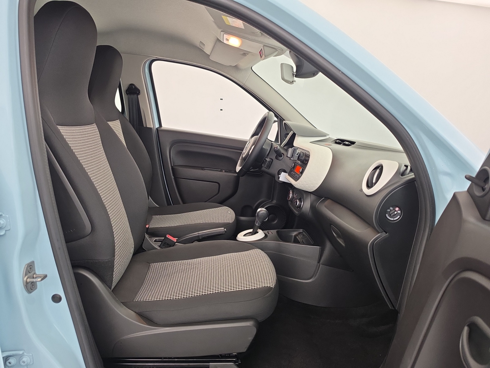 Vente en ligne Renault Twingo Electrique Twingo III E-Tech au prix de 13 990 €