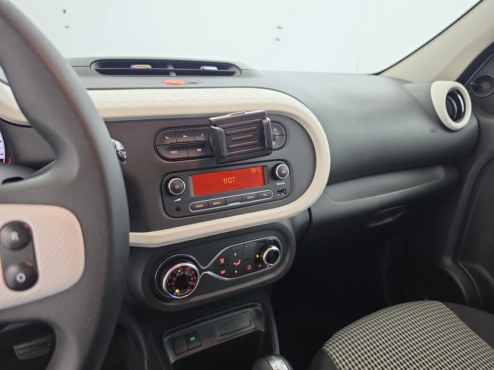 Vente en ligne Renault Twingo Electrique Twingo III E-Tech au prix de 13 990 €
