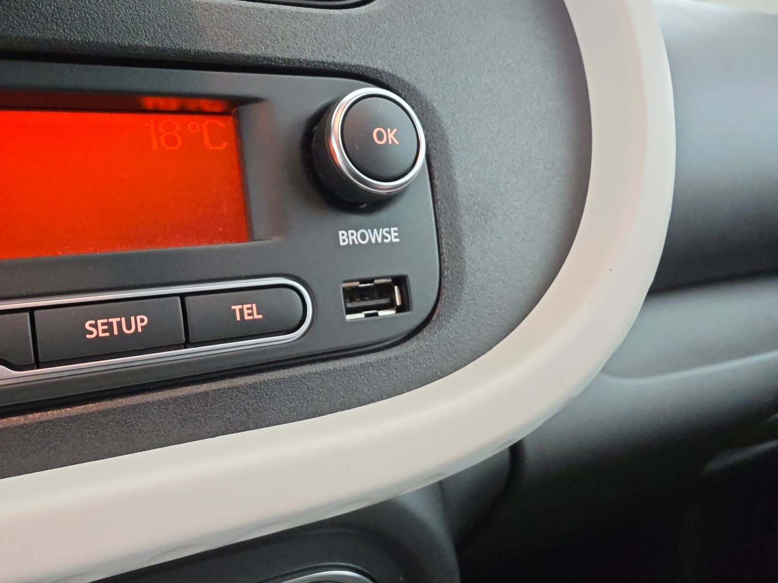 Vente en ligne Renault Twingo Electrique Twingo III E-Tech au prix de 13 990 €