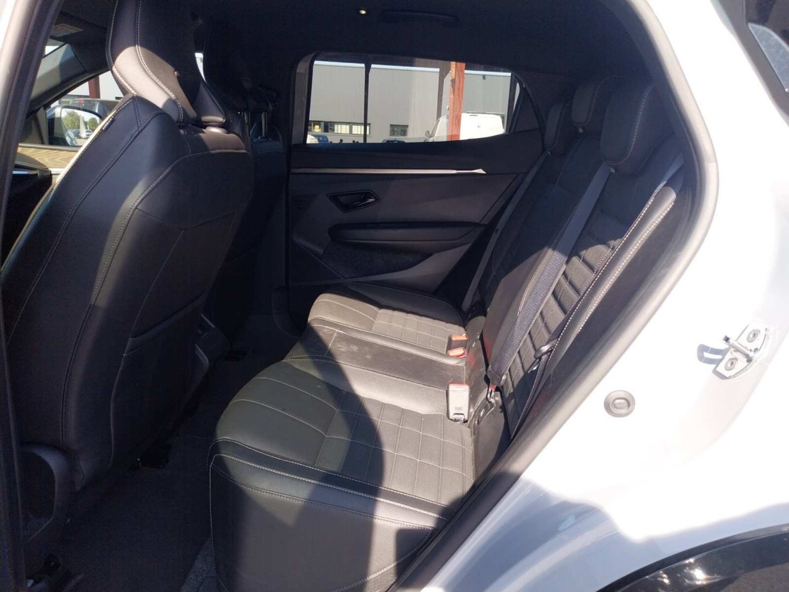 Vente en ligne Renault Megane E-Tech  EV60 220 ch super charge au prix de 26 990 €