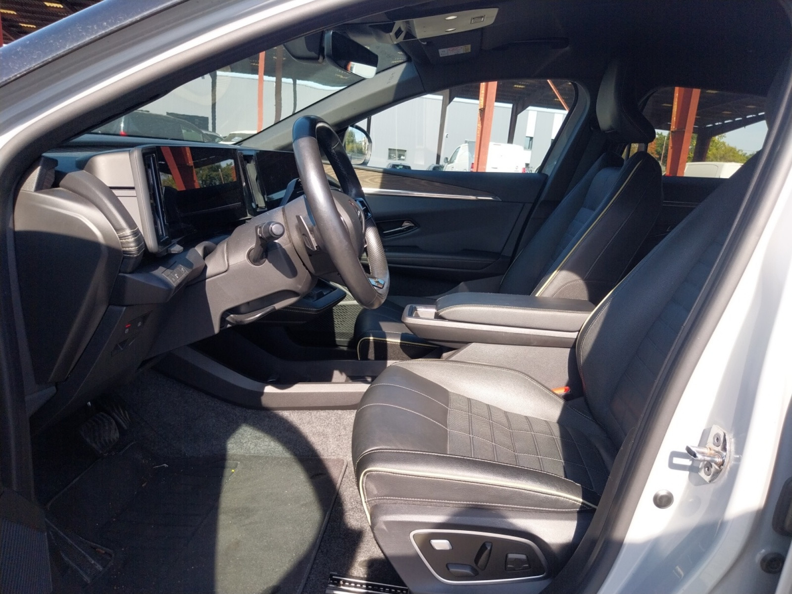 Vente en ligne Renault Megane E-Tech  EV60 220 ch super charge au prix de 26 990 €