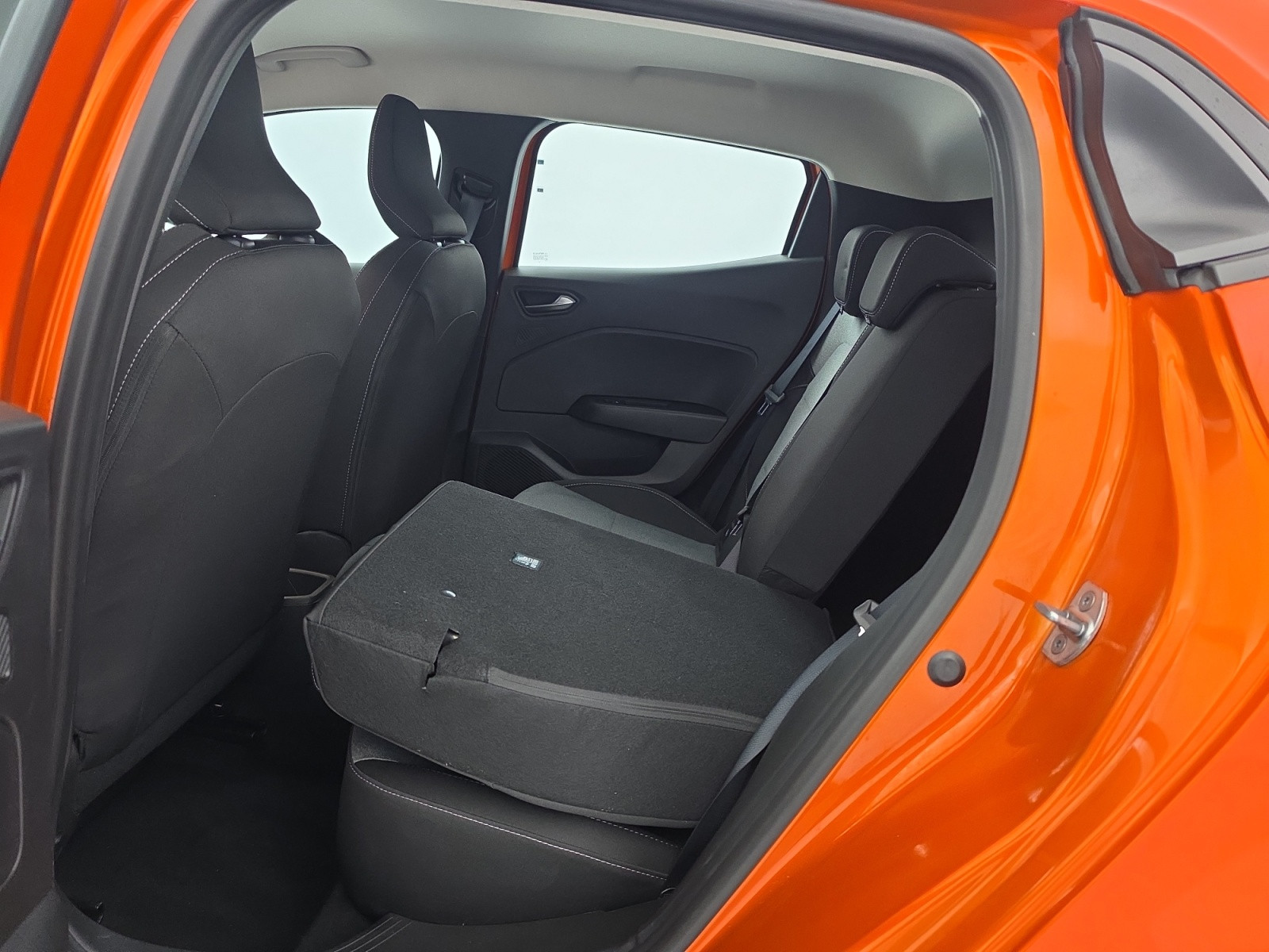 Vente en ligne Renault Clio 5 Clio Eco-G 100 ch GSR2 au prix de 14 990 €