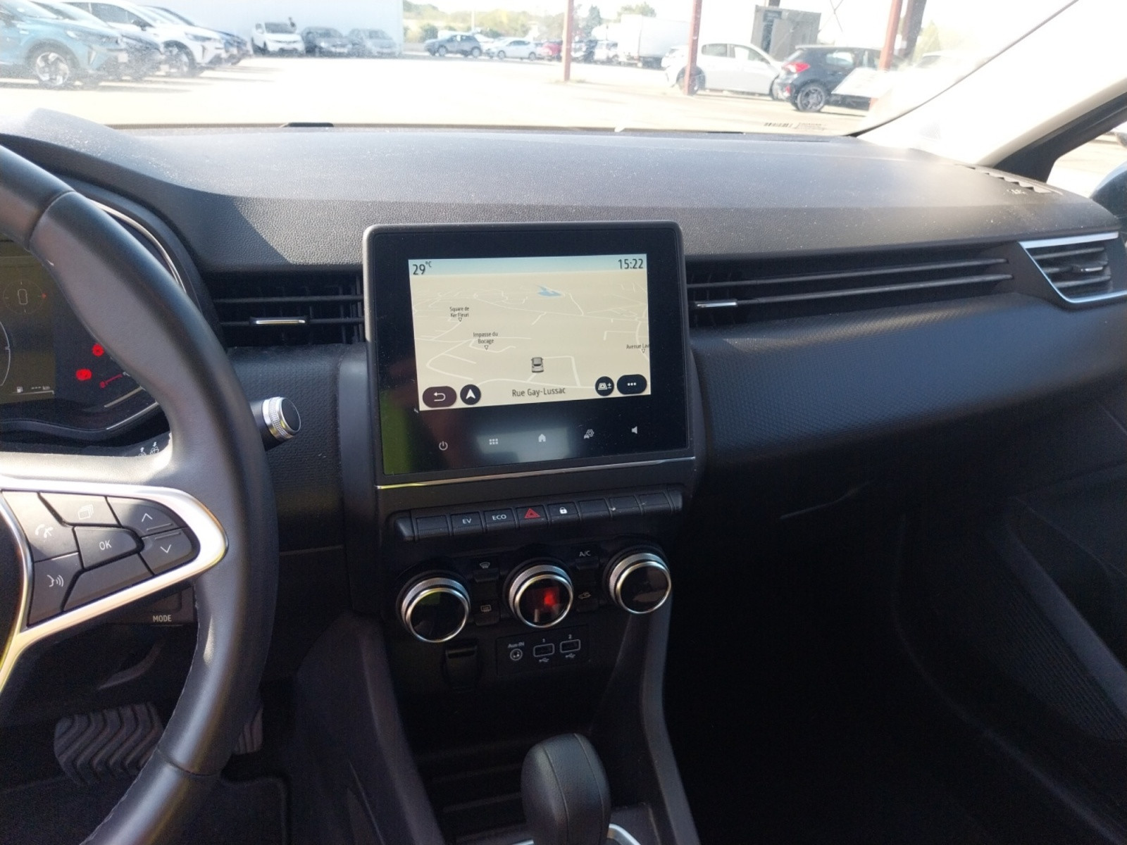 Vente en ligne Renault Clio 5 Clio E-Tech 140 - 21 au prix de 12 990 €