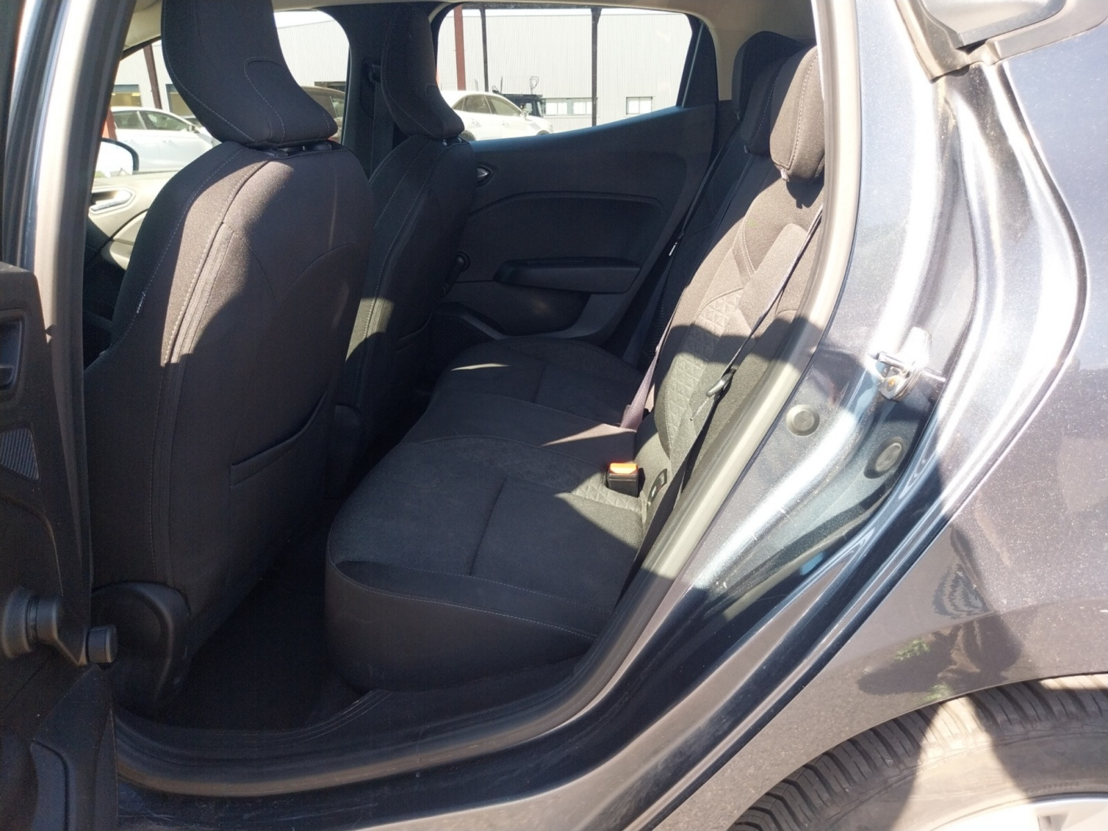 Vente en ligne Renault Clio 5 Clio E-Tech 140 - 21 au prix de 12 990 €