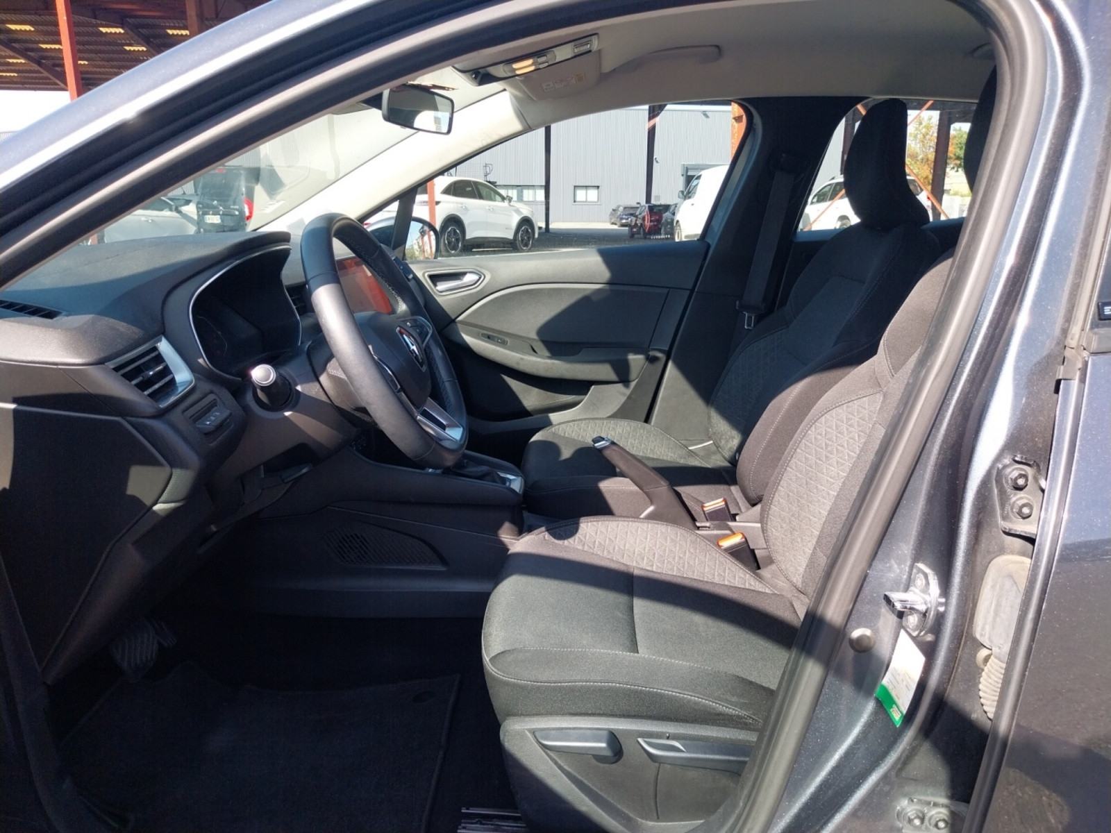 Vente en ligne Renault Clio 5 Clio E-Tech 140 - 21 au prix de 12 990 €