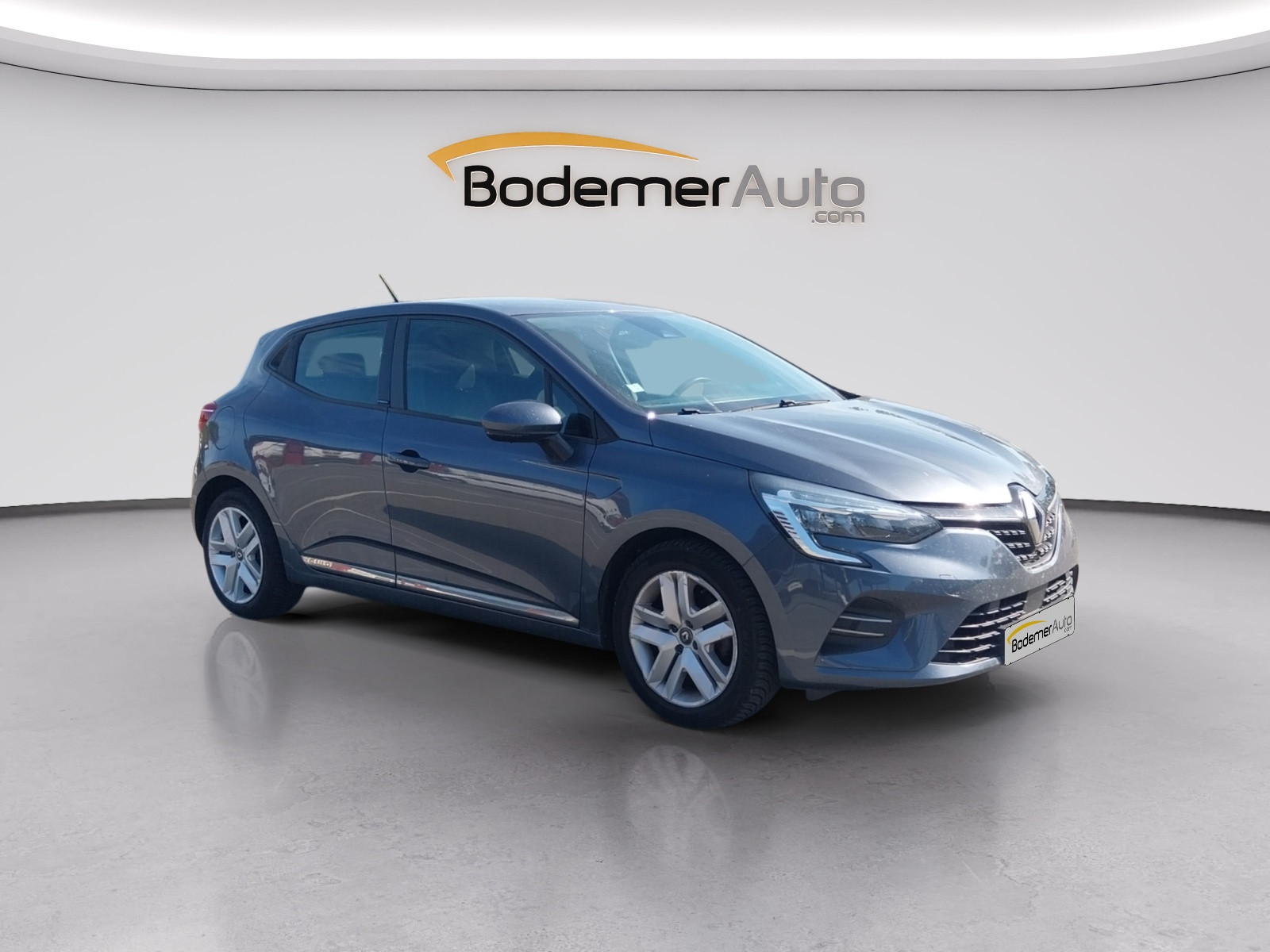 Vente en ligne Renault Clio 5 Clio E-Tech 140 - 21 au prix de 12 990 €