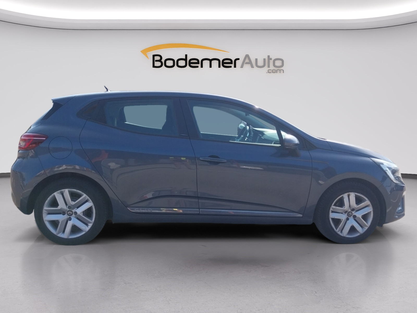 Vente en ligne Renault Clio 5 Clio E-Tech 140 - 21 au prix de 12 990 €