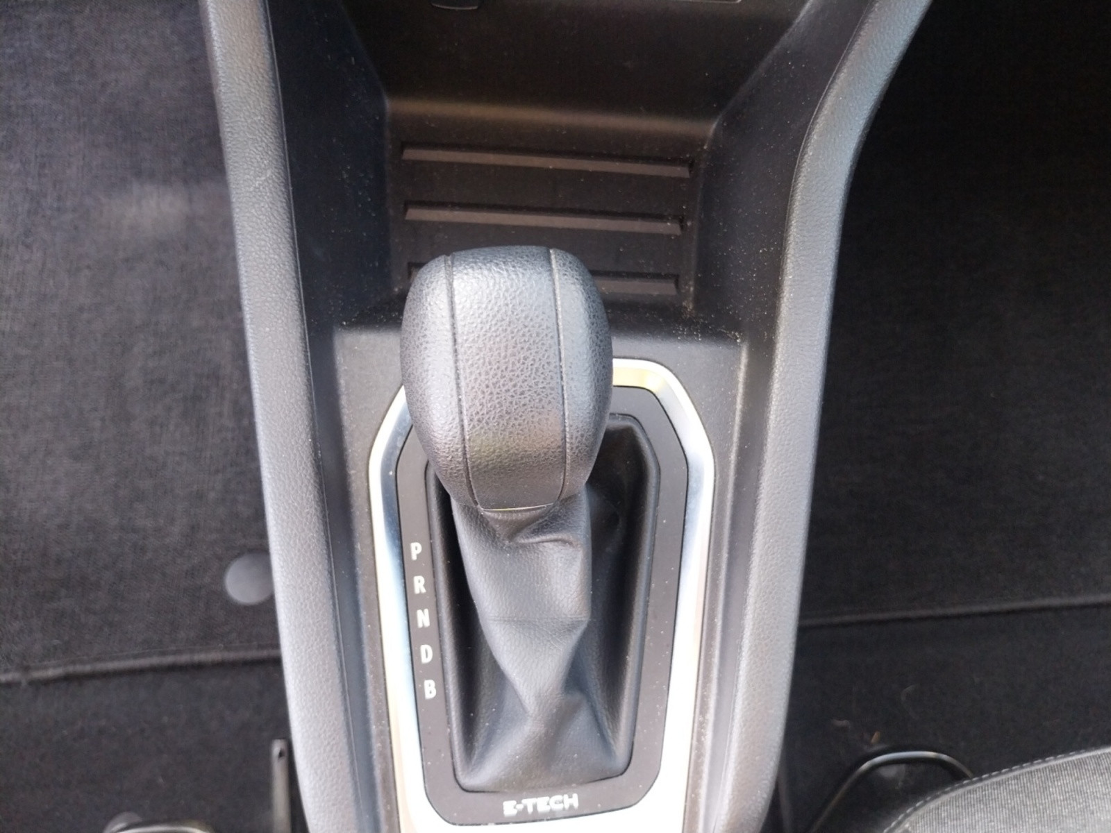 Vente en ligne Renault Clio 5 Clio E-Tech 140 - 21 au prix de 12 990 €
