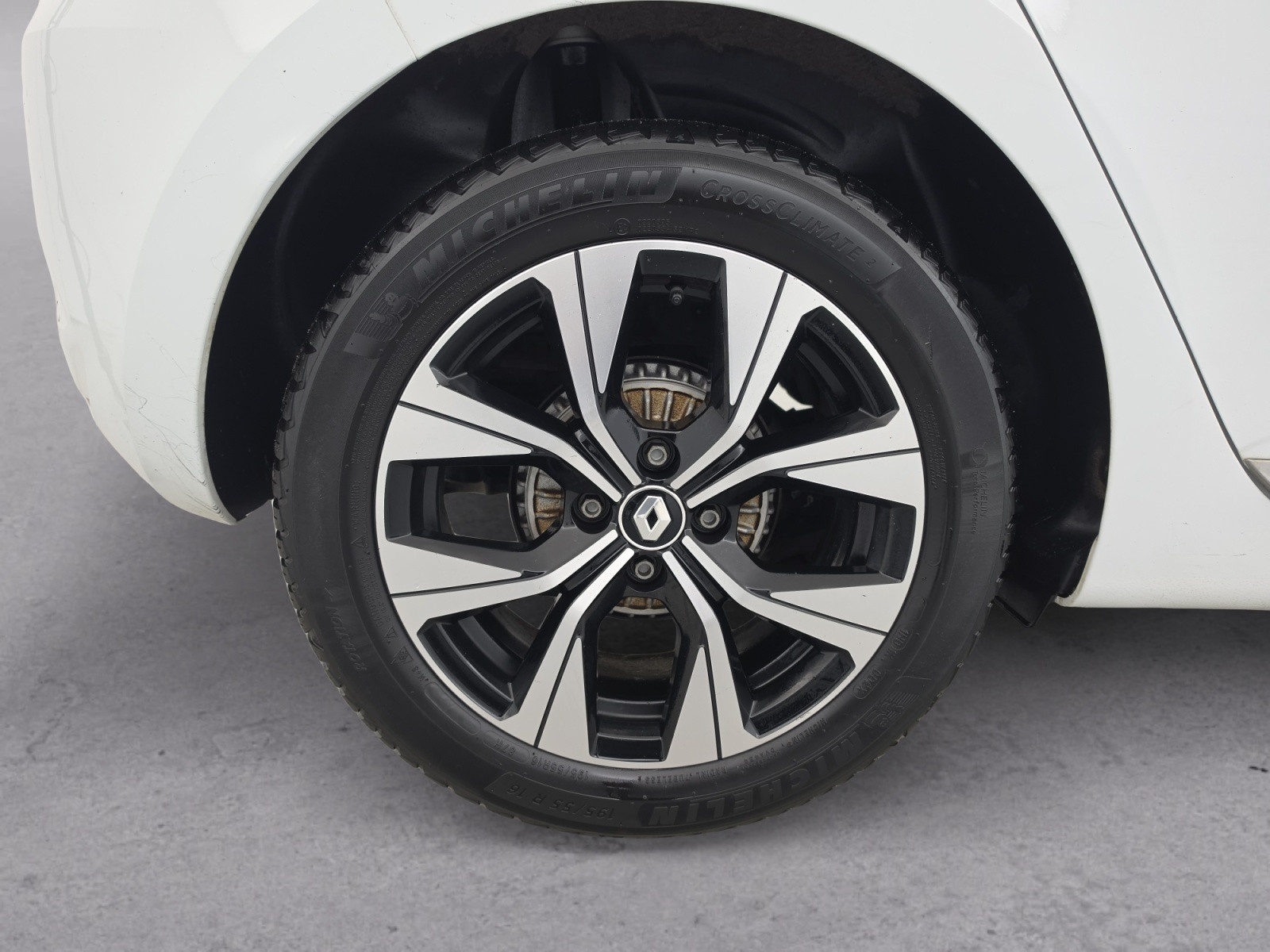 Vente en ligne Renault Clio 5 Clio TCe 100 GPL au prix de 13 990 €