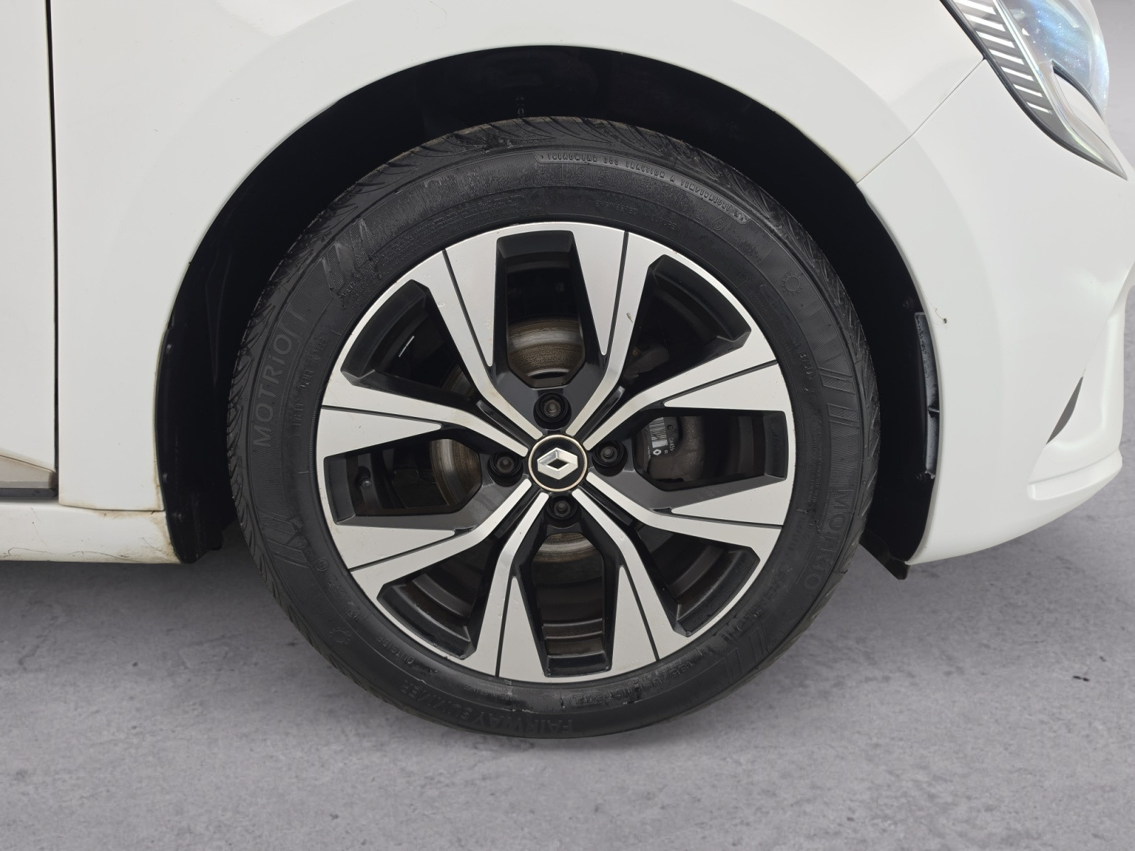 Vente en ligne Renault Clio 5 Clio TCe 100 GPL au prix de 13 990 €