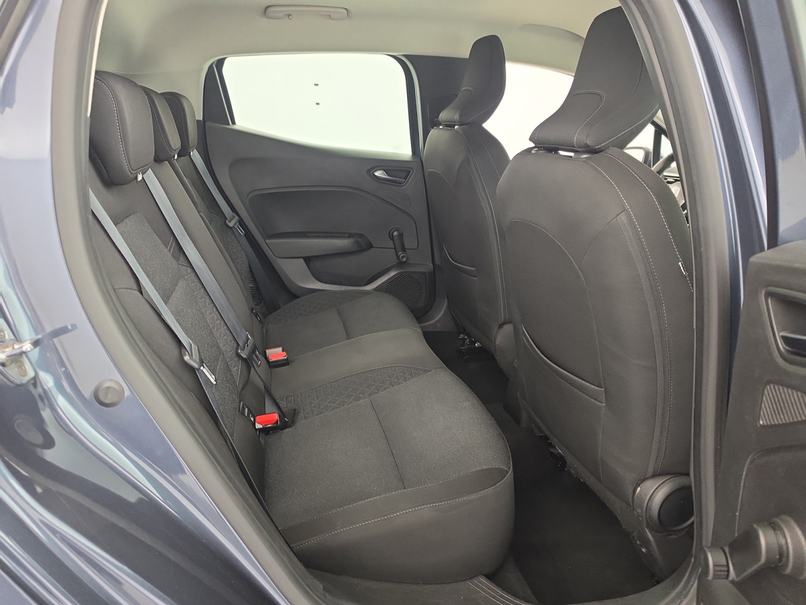 Vente en ligne Renault Clio 5 Clio E-Tech 140 - 21 au prix de 12 990 €