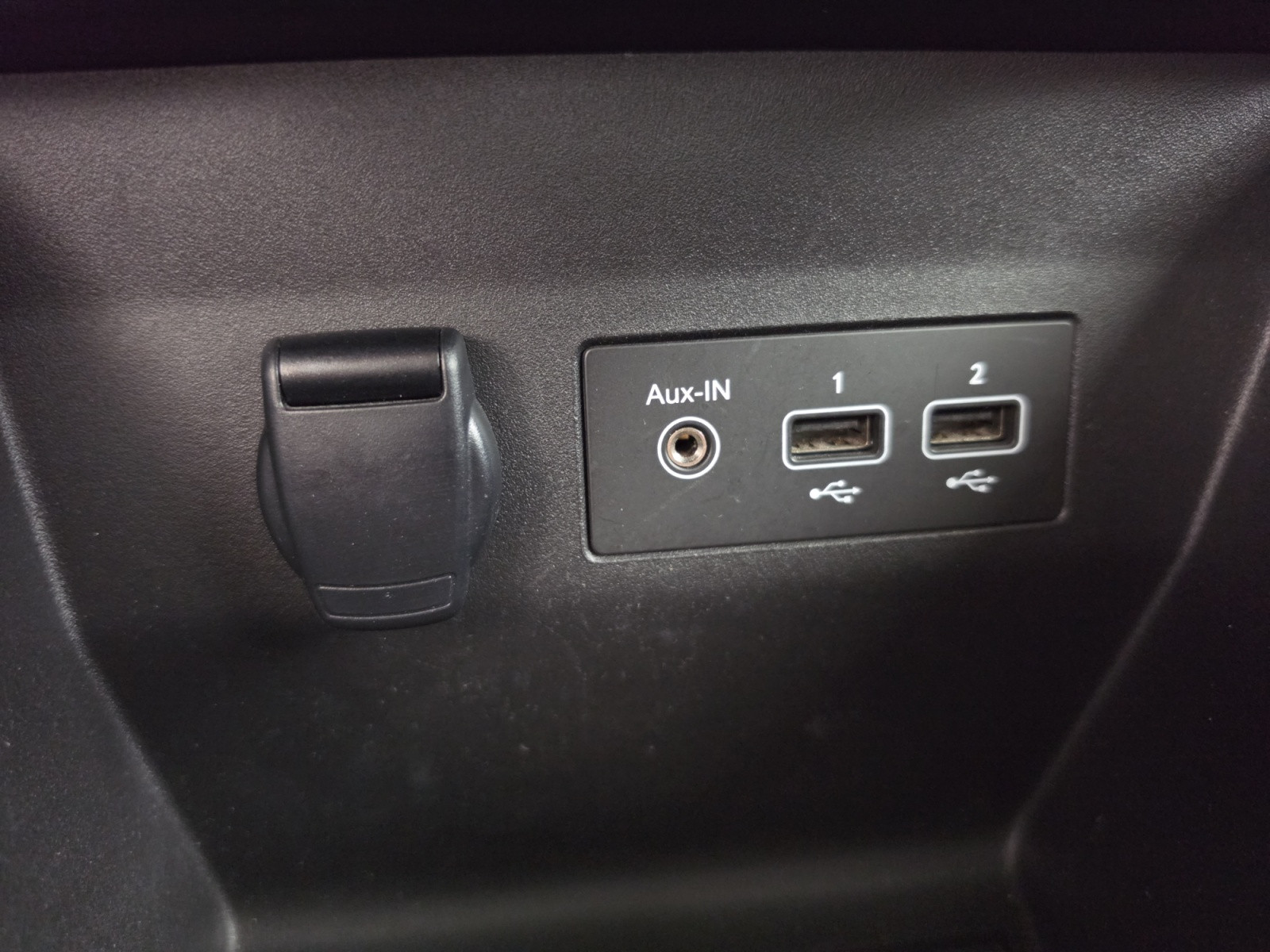 Vente en ligne Renault Clio 5 Clio E-Tech 140 - 21 au prix de 12 990 €