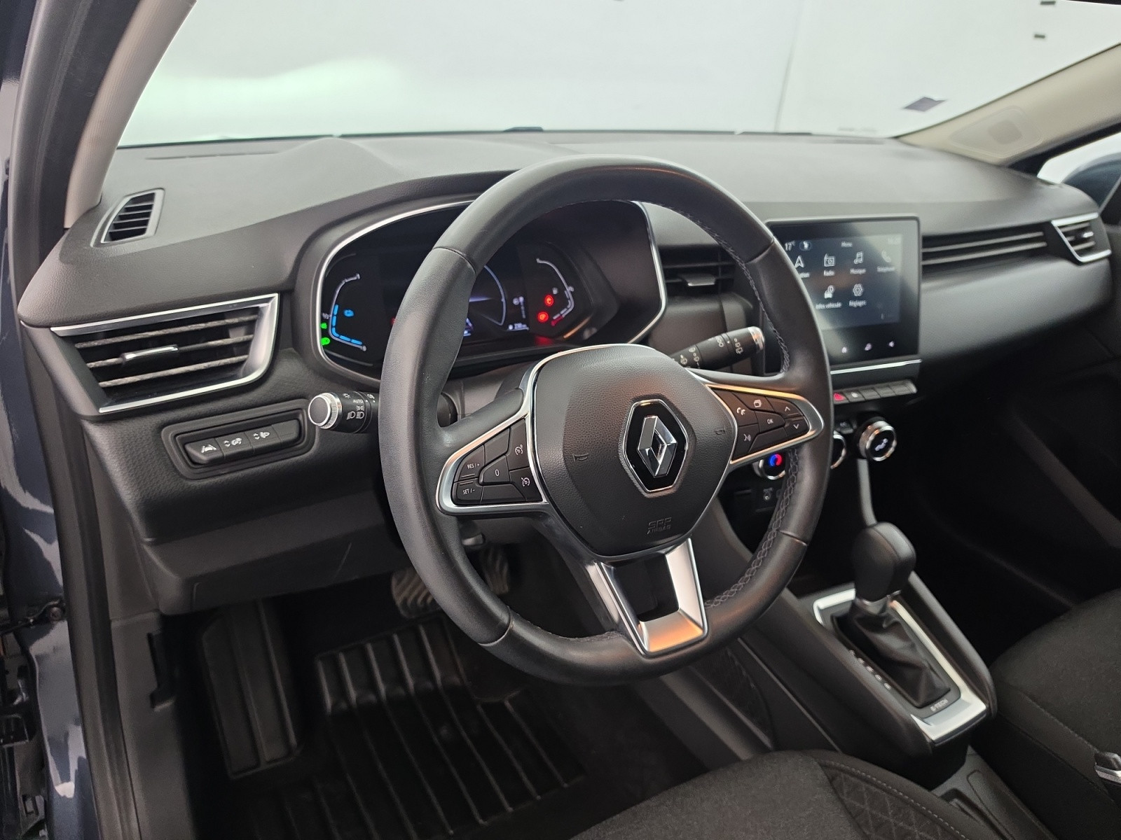 Vente en ligne Renault Clio 5 Clio E-Tech 140 - 21 au prix de 12 990 €