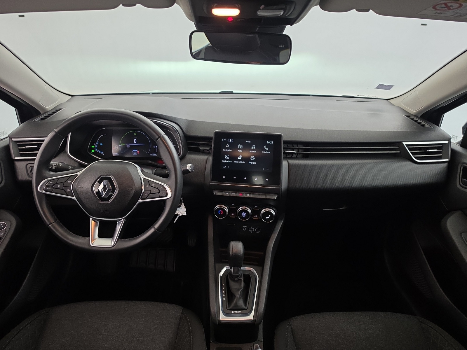 Vente en ligne Renault Clio 5 Clio E-Tech 140 - 21 au prix de 12 990 €