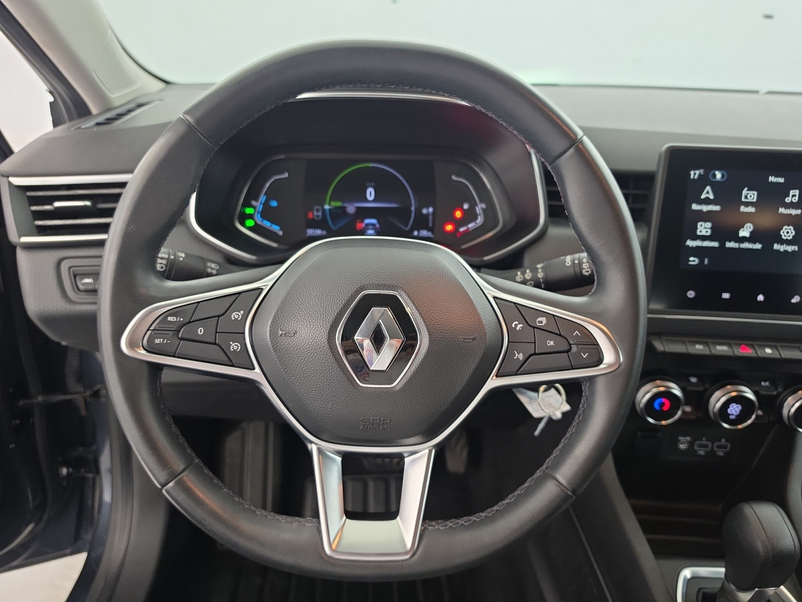 Vente en ligne Renault Clio 5 Clio E-Tech 140 - 21 au prix de 12 990 €