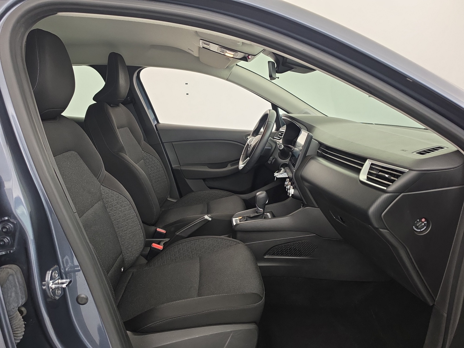Vente en ligne Renault Clio 5 Clio E-Tech 140 - 21 au prix de 12 990 €