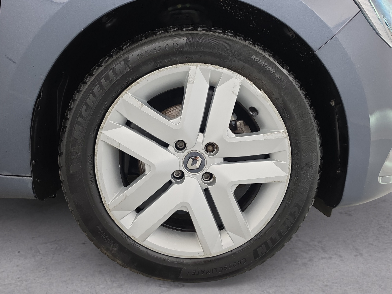 Vente en ligne Renault Clio 5 Clio E-Tech 140 - 21 au prix de 12 990 €