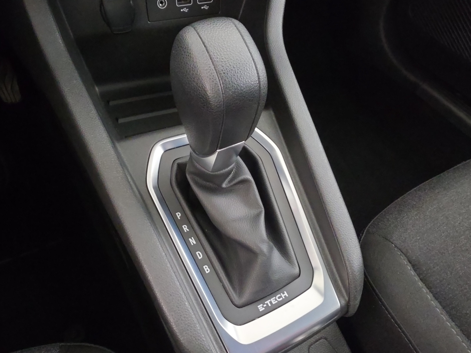 Vente en ligne Renault Clio 5 Clio E-Tech 140 - 21 au prix de 12 990 €