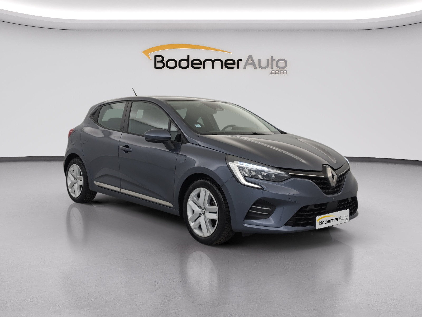 Vente en ligne Renault Clio 5 Clio E-Tech 140 - 21 au prix de 12 990 €