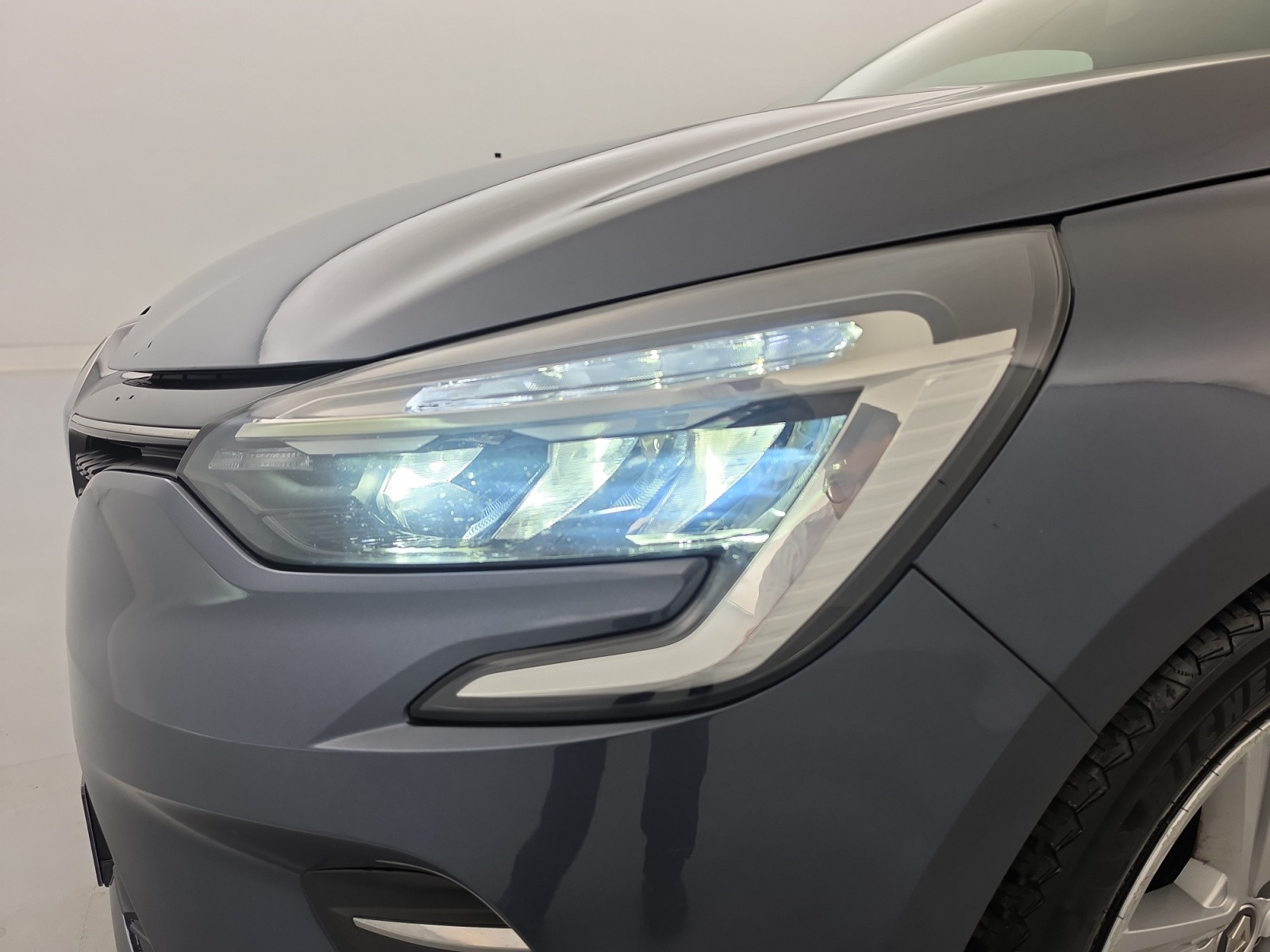 Vente en ligne Renault Clio 5 Clio E-Tech 140 - 21 au prix de 12 990 €
