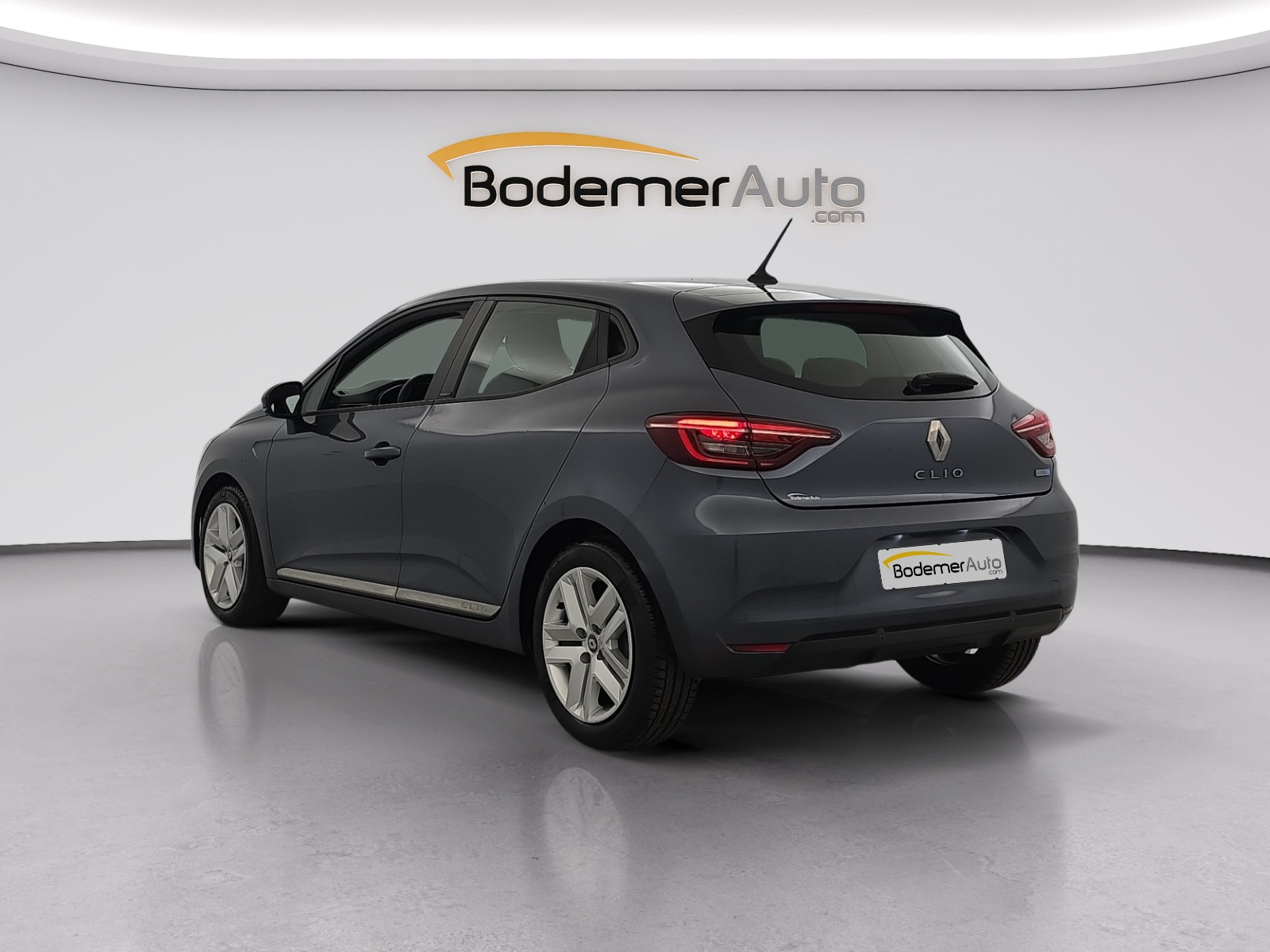 Vente en ligne Renault Clio 5 Clio E-Tech 140 - 21 au prix de 12 990 €