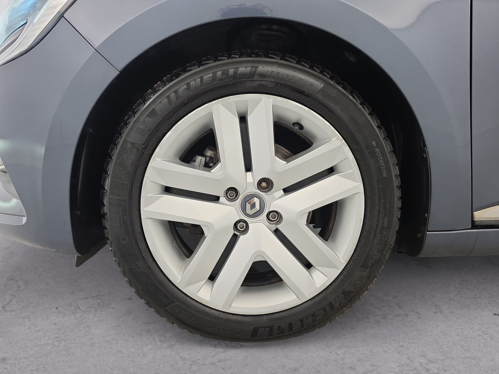 Vente en ligne Renault Clio 5 Clio E-Tech 140 - 21 au prix de 12 990 €